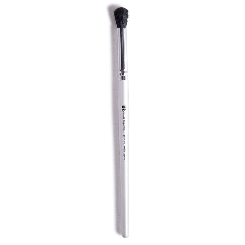 Essential blending brush
