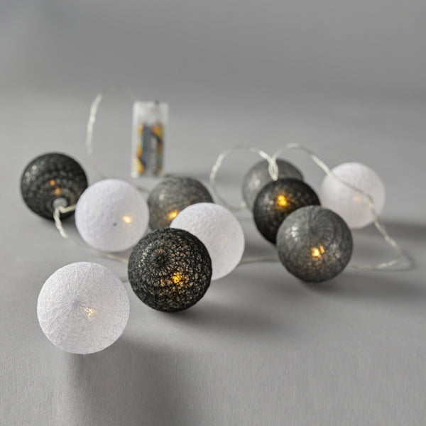 10 Led Σειρά 5mm, με Χρυσές Υφασμάτινες Μπάλες 6εκ. Λευκό Γκρι, Μπαταρίας 2xΑΑ, Timer, Διάφανο PVC Καλώδιο, 10 Θερμά Λευκά Led ανα 10εκ., Προέκταση Παροχής 30εκ., IP20