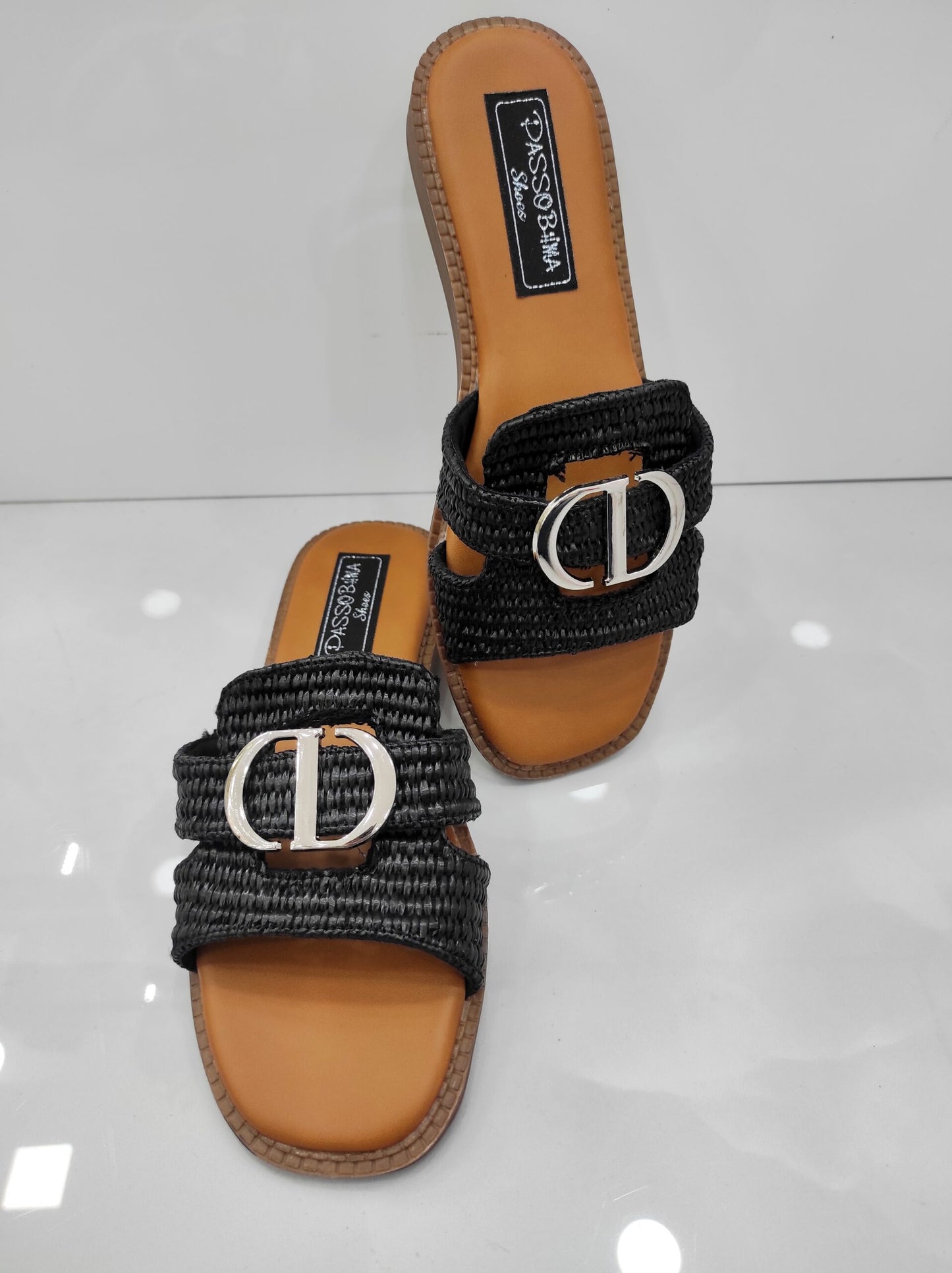 Flat Παντόφλα με Χρυσή Τόκα Black