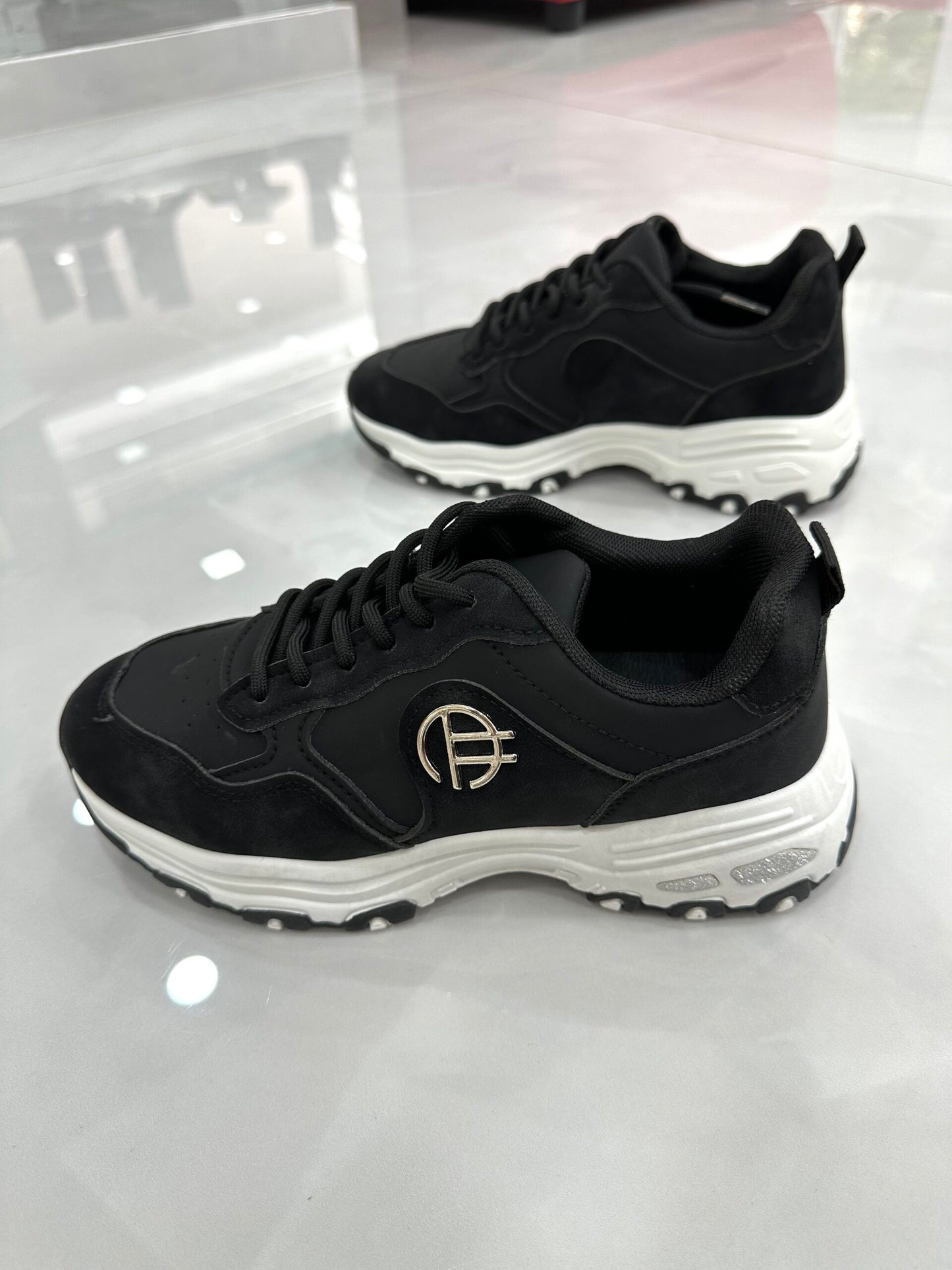 Sneaker με Ασημί Λεπτομέρειες Black