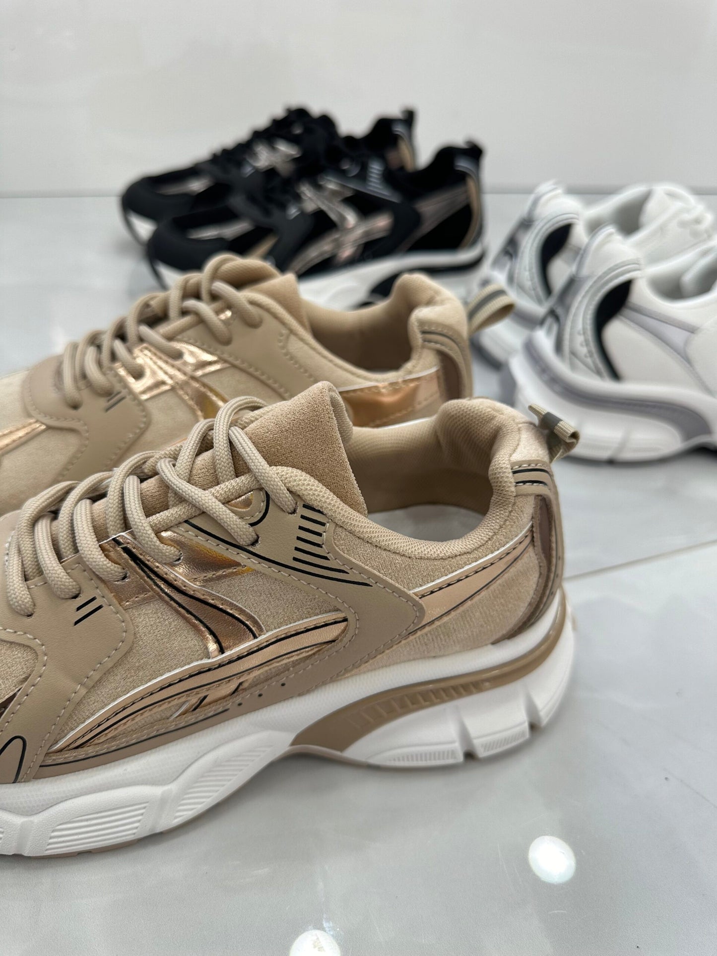 Sneaker με Αφρόσολα Beige/White