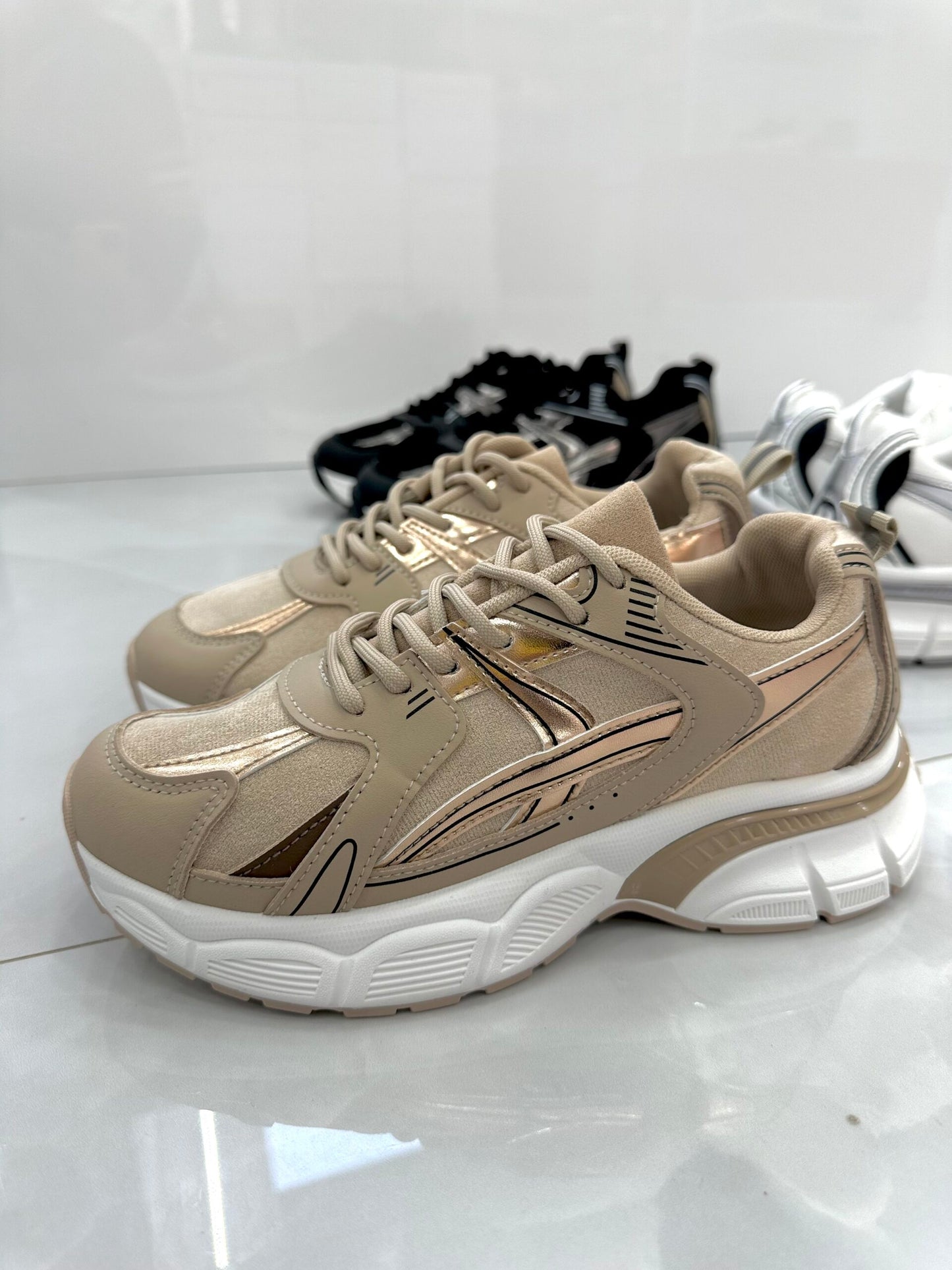 Sneaker με Αφρόσολα Beige/White