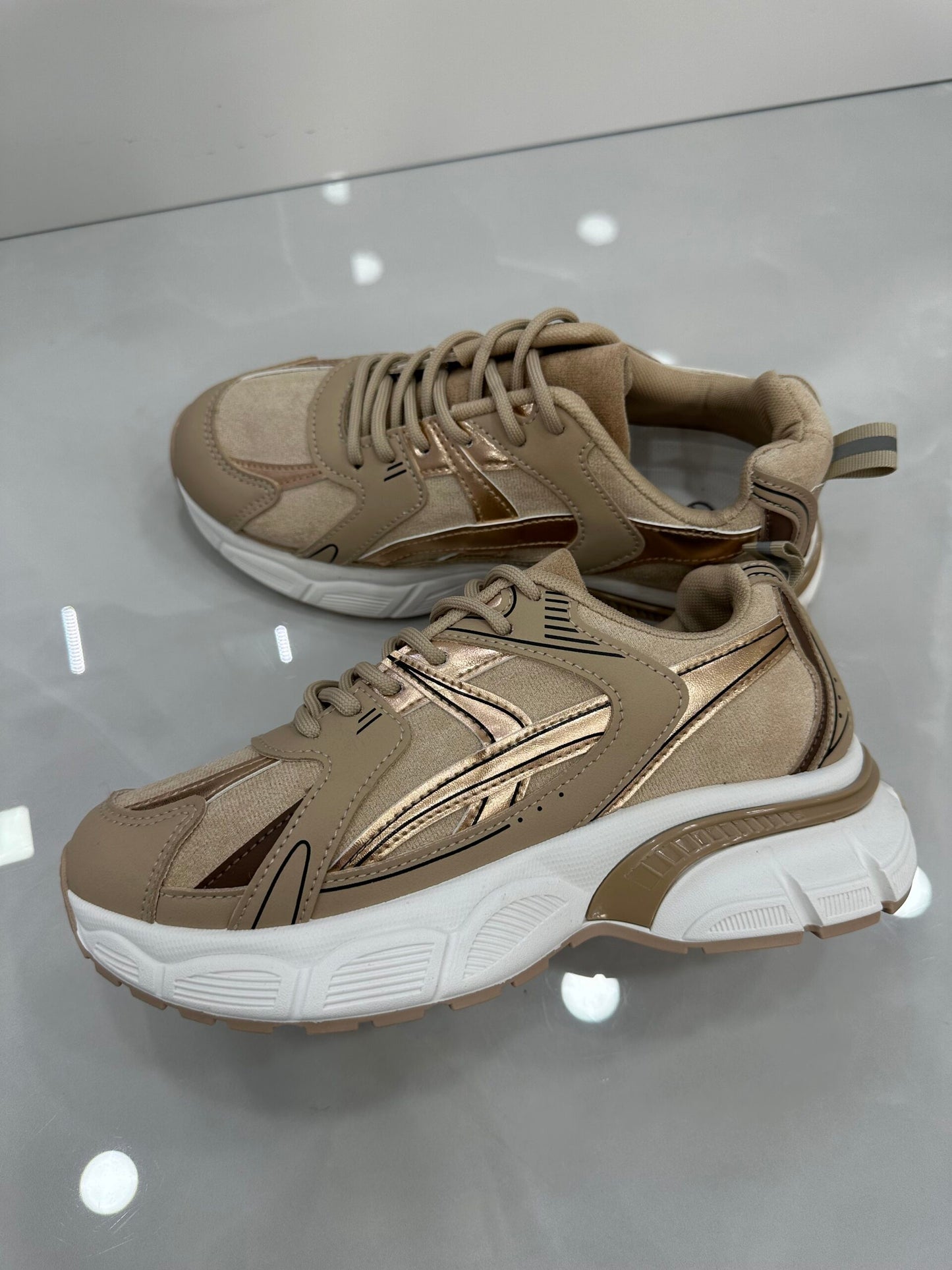 Sneaker με Αφρόσολα Beige/White