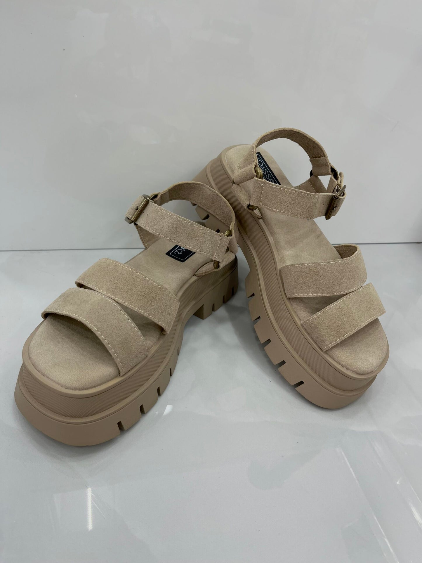 Τρακτερωτό Flatform με Λουράκια Beige