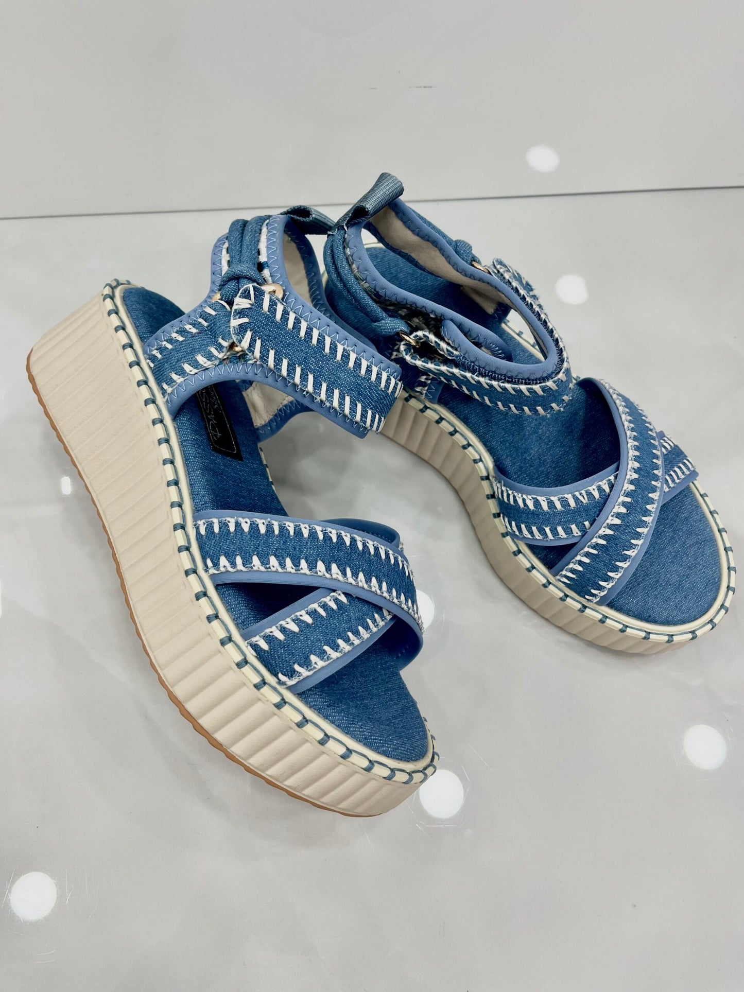 Flatform Sandals με Ριγέ Σόλα Blue