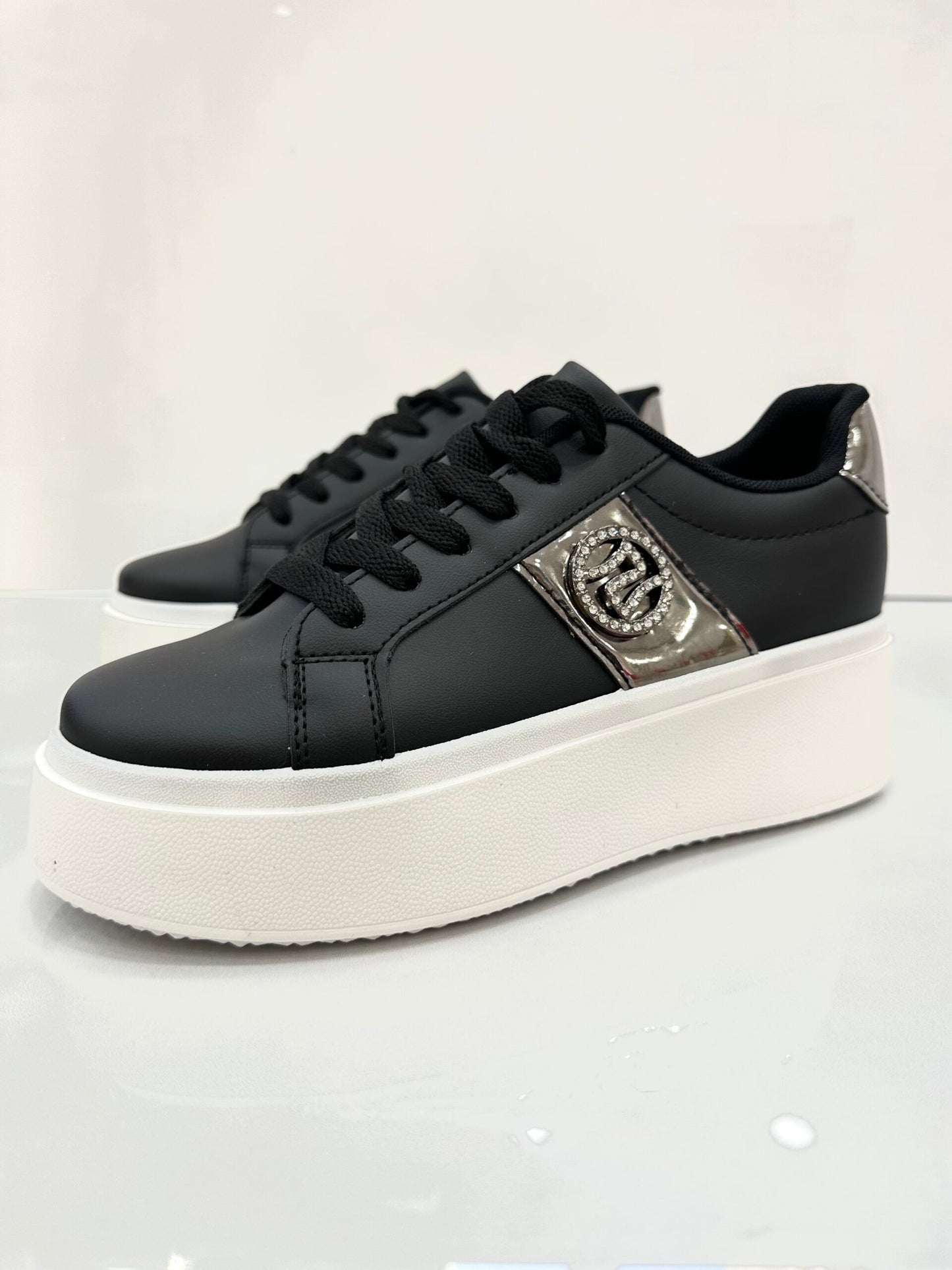 Sneaker Δίσολο με Ασημί Λεπτομέρειες Black