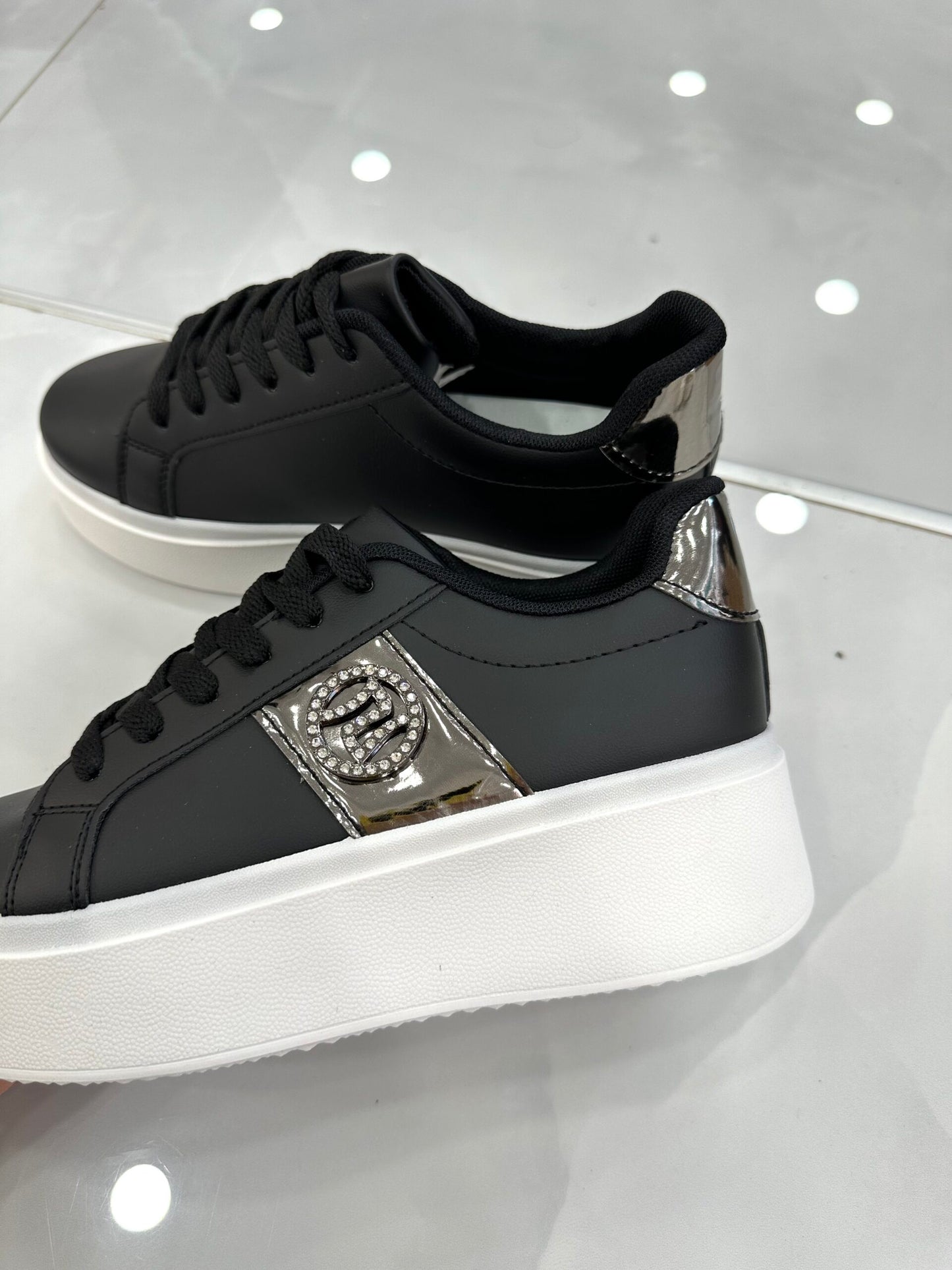 Sneaker Δίσολο με Ασημί Λεπτομέρειες Black