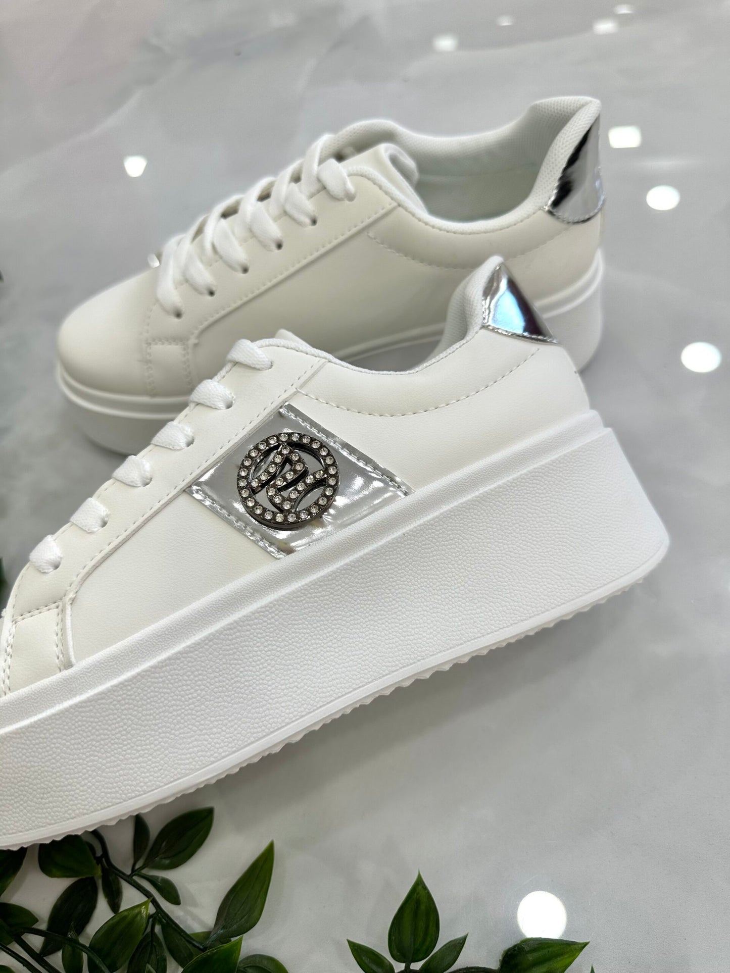 Sneaker Δίσολο με Ασημί Λεπτομέρειες White
