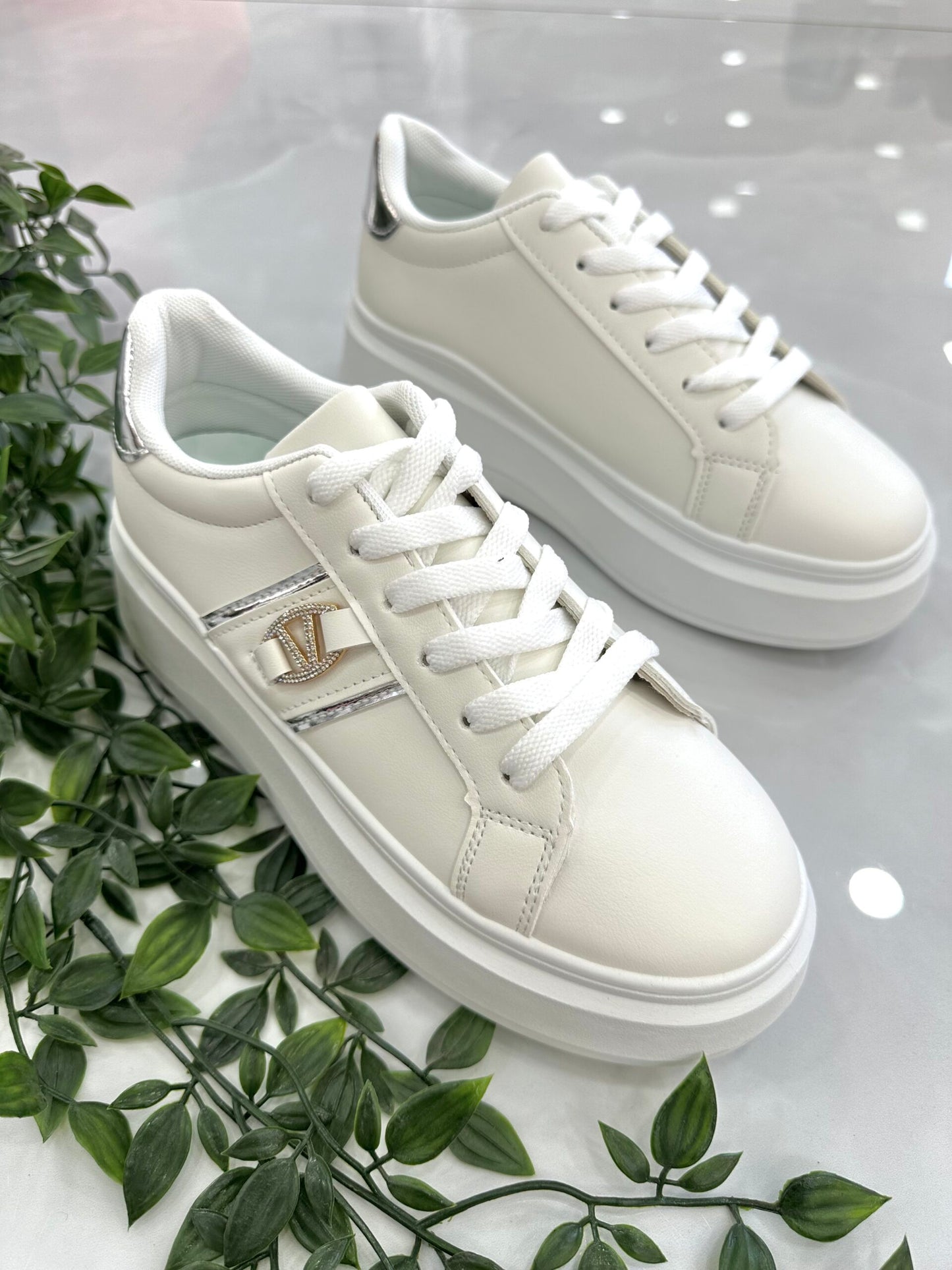 Sneaker Δίσολο με Ασημί Λεπρομέρειες Vol.2 White