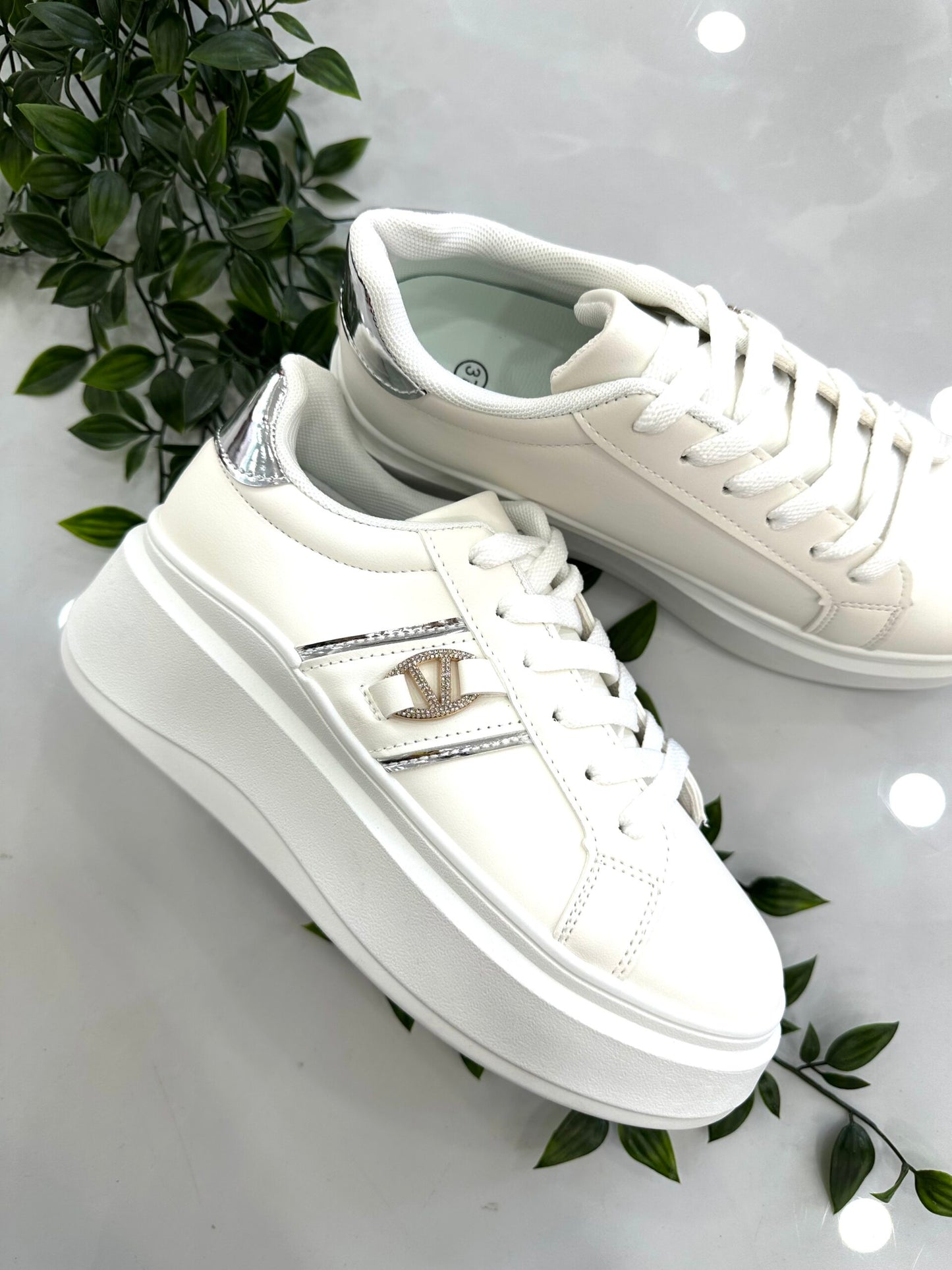 Sneaker Δίσολο με Ασημί Λεπρομέρειες Vol.2 White