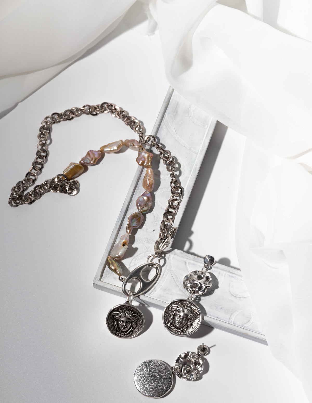 "medusa affair" σκουλαρίκια