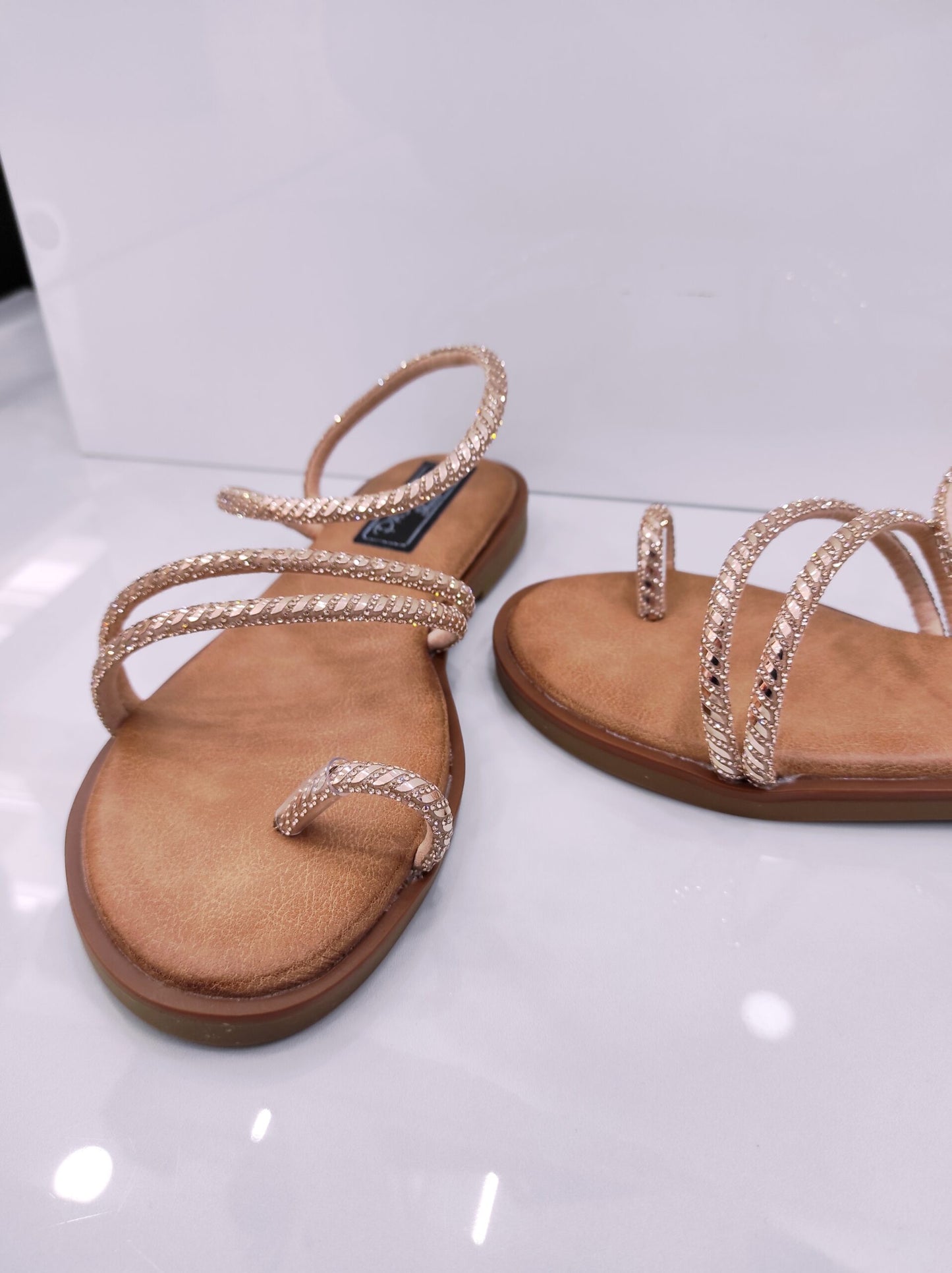 Flat Sandal με Strass Champagne