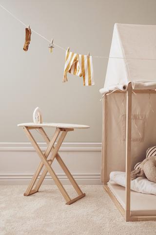 Kids Concept Ξύλινο σετ παιχνιδιού με σιδερώστρα Bistrot KC1000557