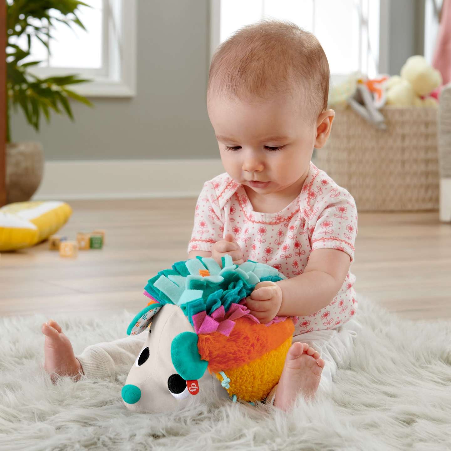 Fisher Price Μαλακό Σκαντζοχοιράκι – Ουράνιο Τόξο (HBP42)