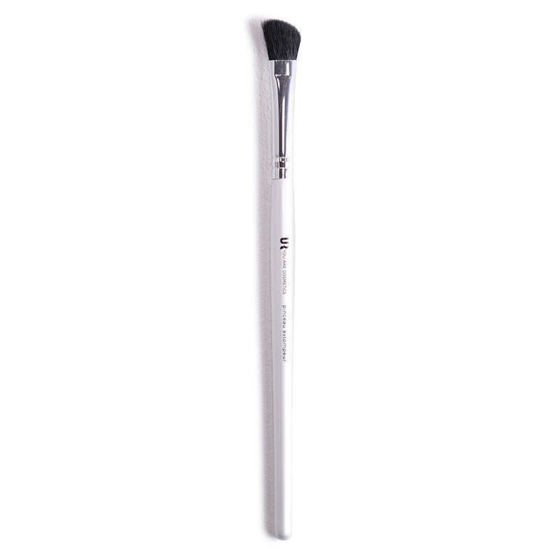 Essential blending brush