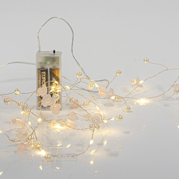 20 Mini Led, Σειρά, με Ακρυλικά Λουλούδια και Πέρλες, Μπαταρίας 2xAA, Timer, Ασημί Χάλκινο Καλώδιο , Θερμό Λευκό Led ανα 7.5εκ., Προέκταση Παροχής 50εκ., IP20