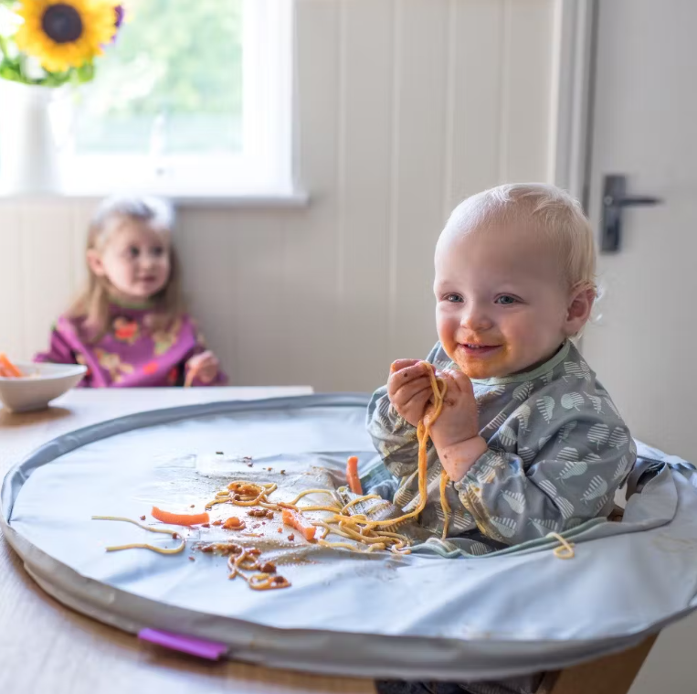 Tidy Tot Σετ Σαλιάρας - Δίσκου Dove Grey Bib &amp; Tray Kit SKU104