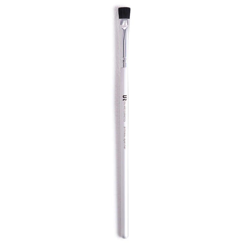 Essential eyeliner brush