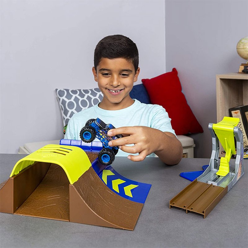 Spin Master Monster Jam – Son-Uva Digger Champ Ramp Freestyle Stunt Playset #20103382