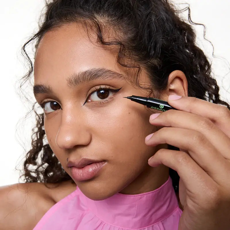Flick It! Precision Brush Liner Waterproof 01 Deep Black | Essence