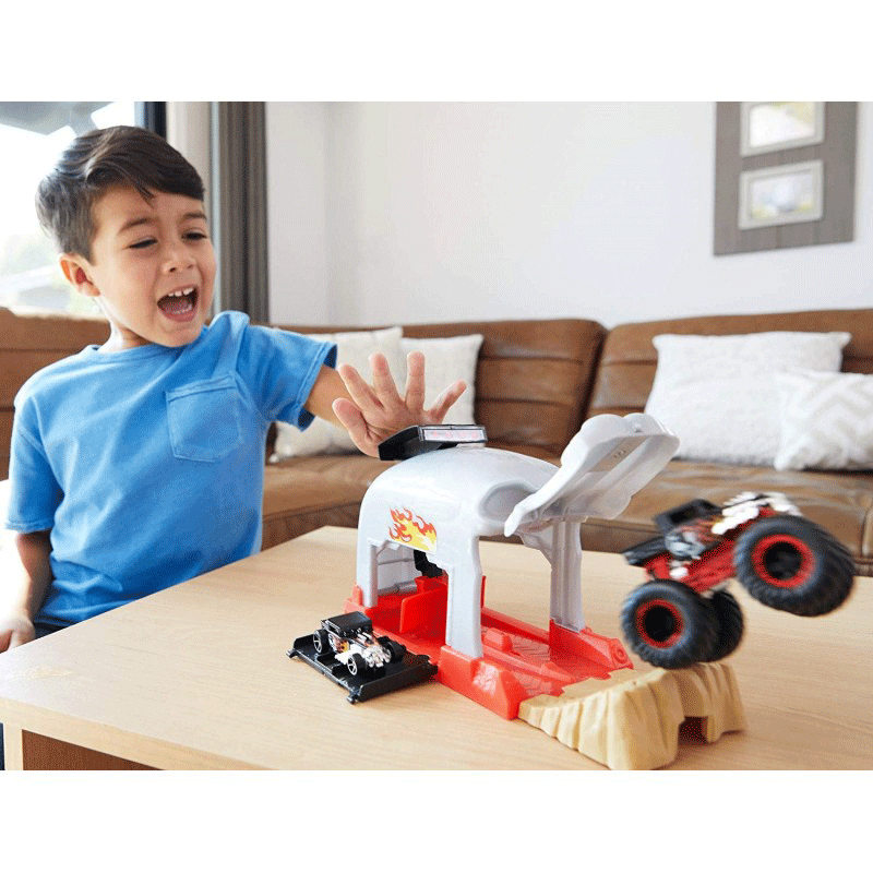Mattel Hot Wheels Monster Trucks Bone Shaker Νεκροκεφαλή Σετ Παιχνιδιού Εκτοξευτές GKY01 / GKY02  Copy