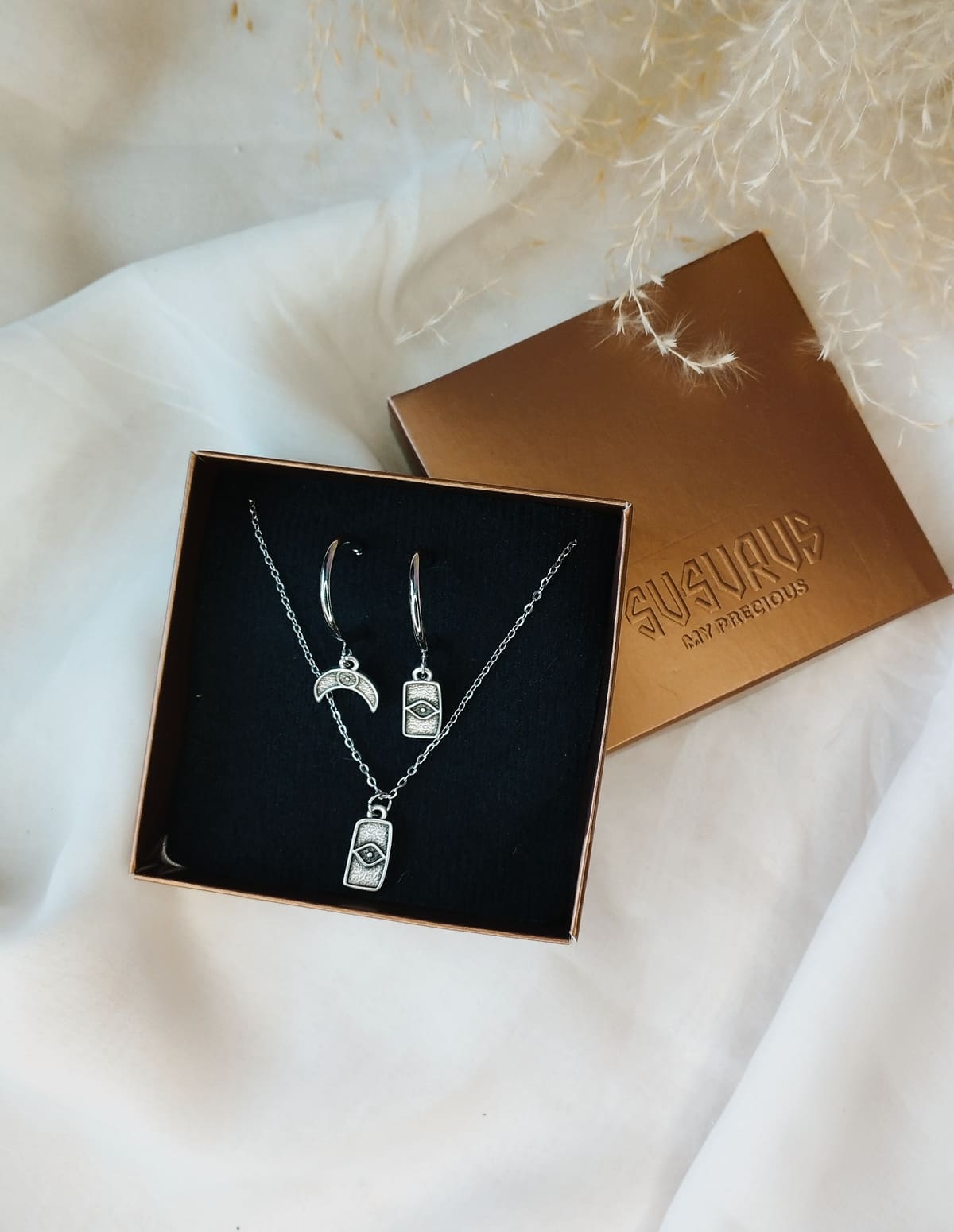 Lunar Whispers/Silver