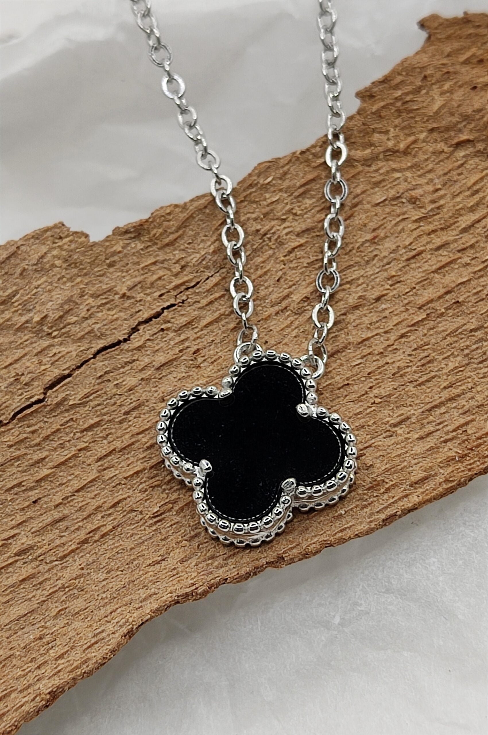 Κολιέ τύπου van cleef από ασήμι 925 επιπλατινωμένο με μαύρο όνυχα