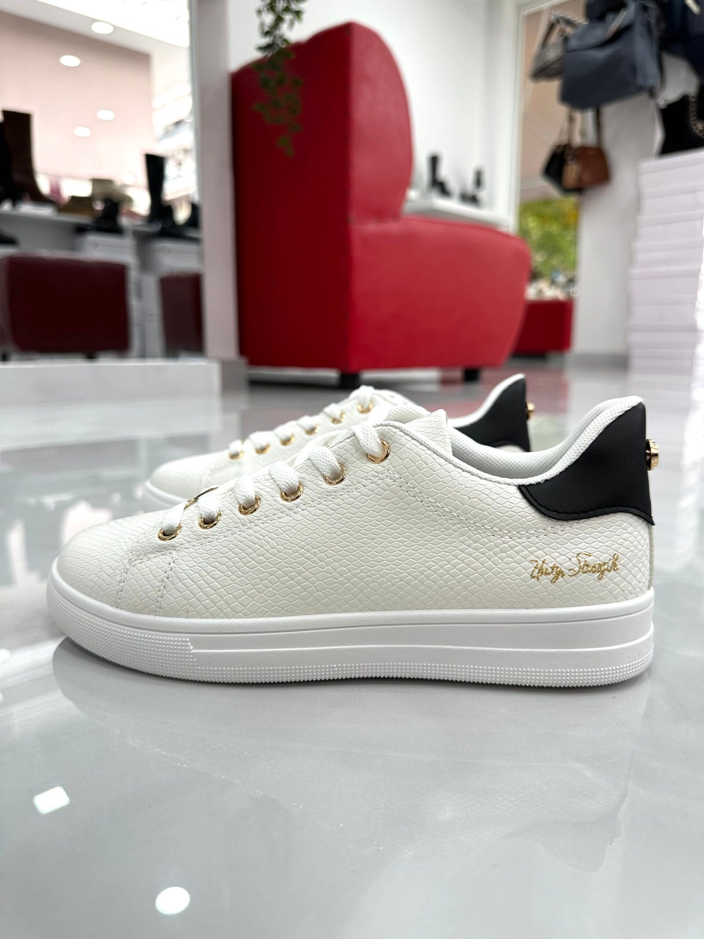 Sneaker με Χρυσές Λεπτομέρειες White
