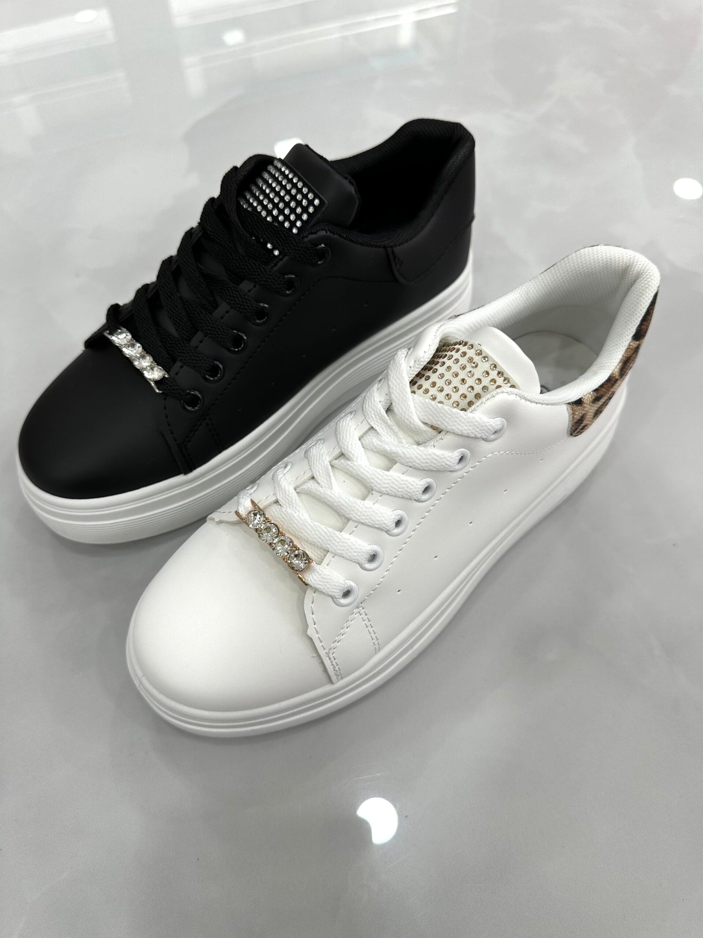 Sneaker Δίσολο με Strass Black