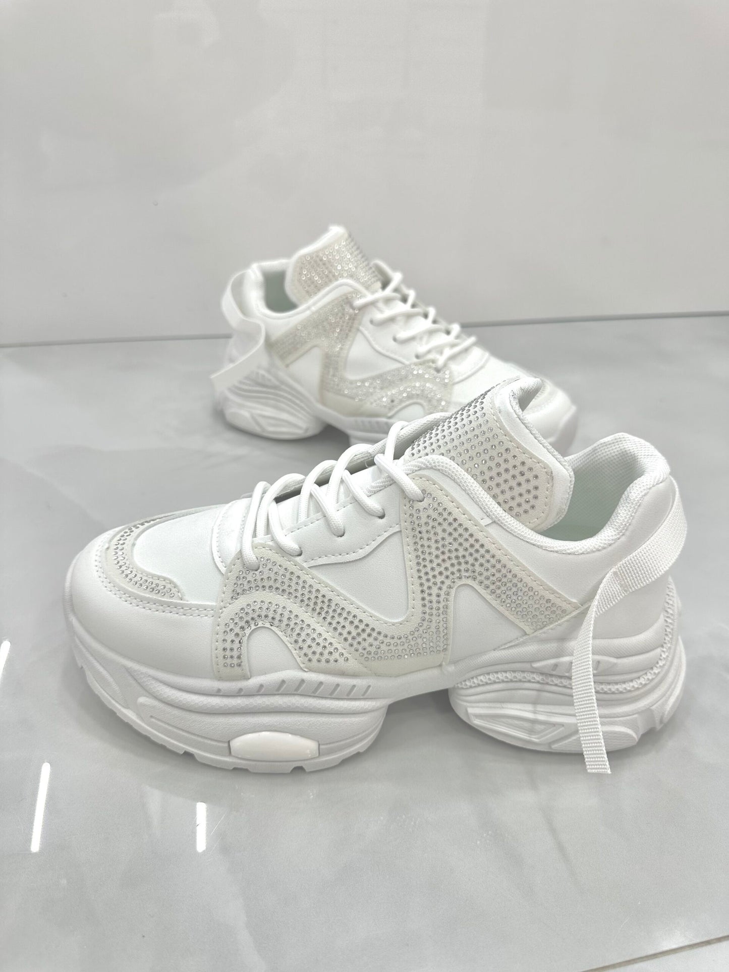 Sneaker Δίσολο με Τρακτερωτό Πάτο White/Strass