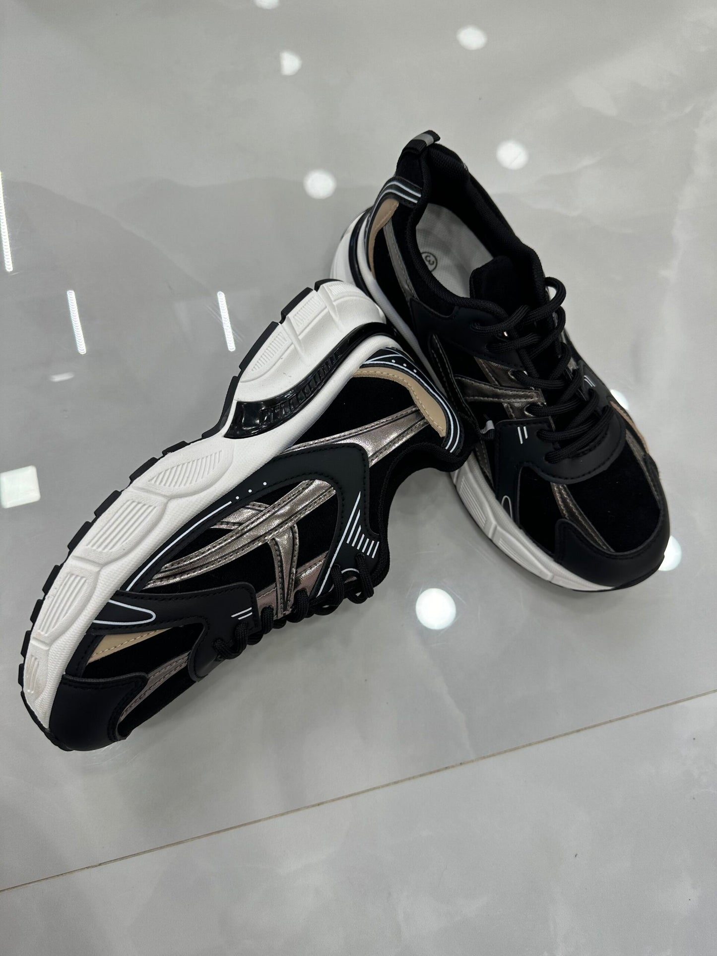 Sneaker με Αφρόσολα Black/Silver