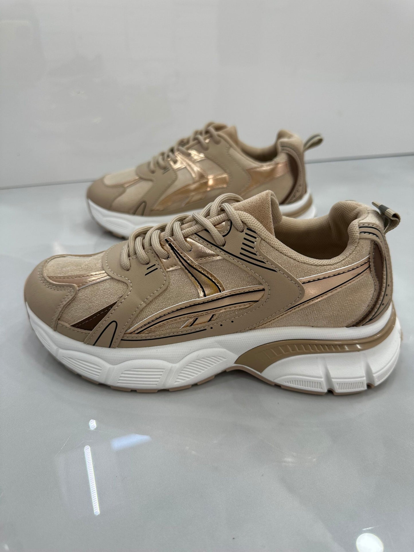 Sneaker με Αφρόσολα Beige/White