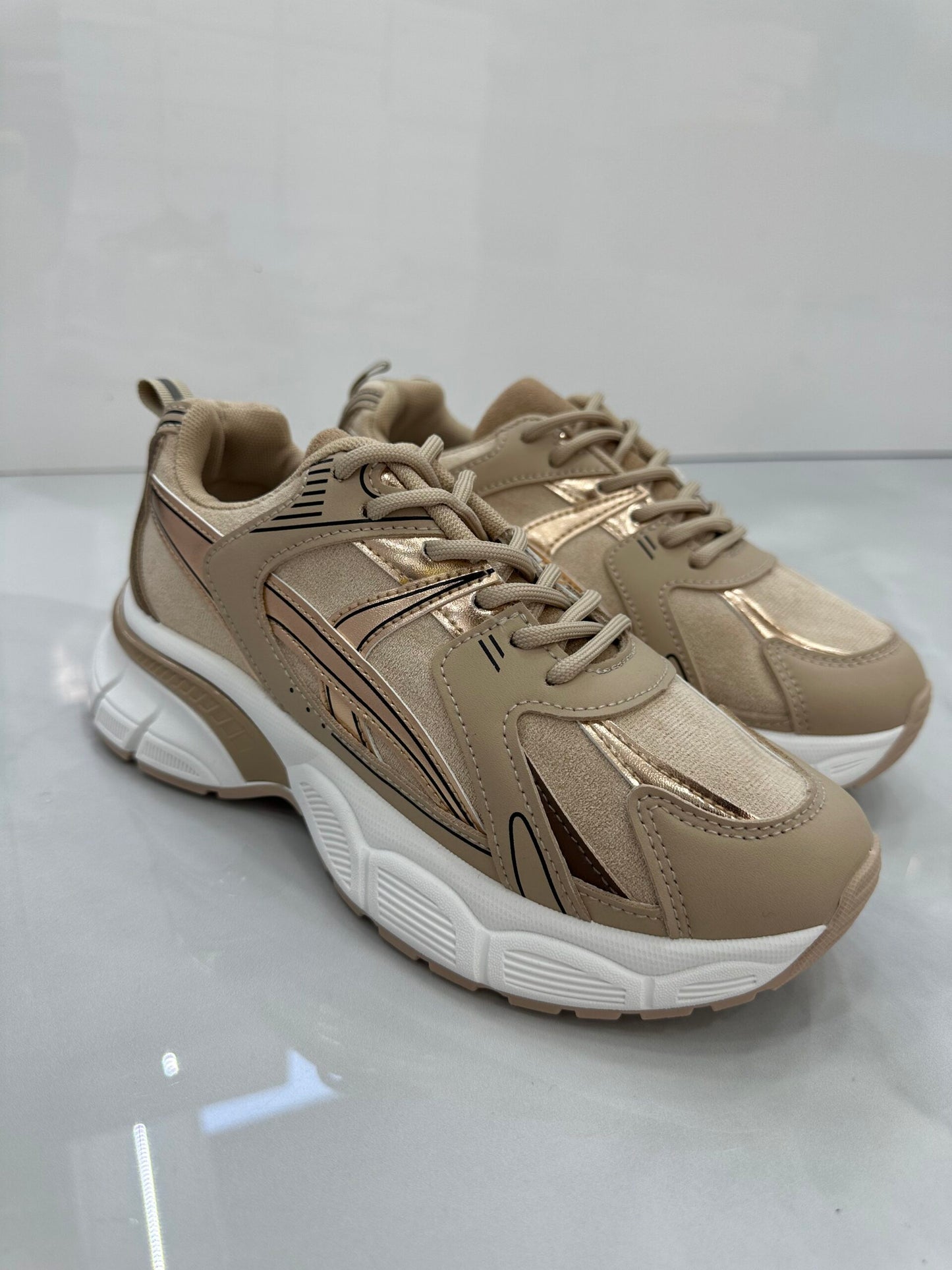 Sneaker με Αφρόσολα Beige/White