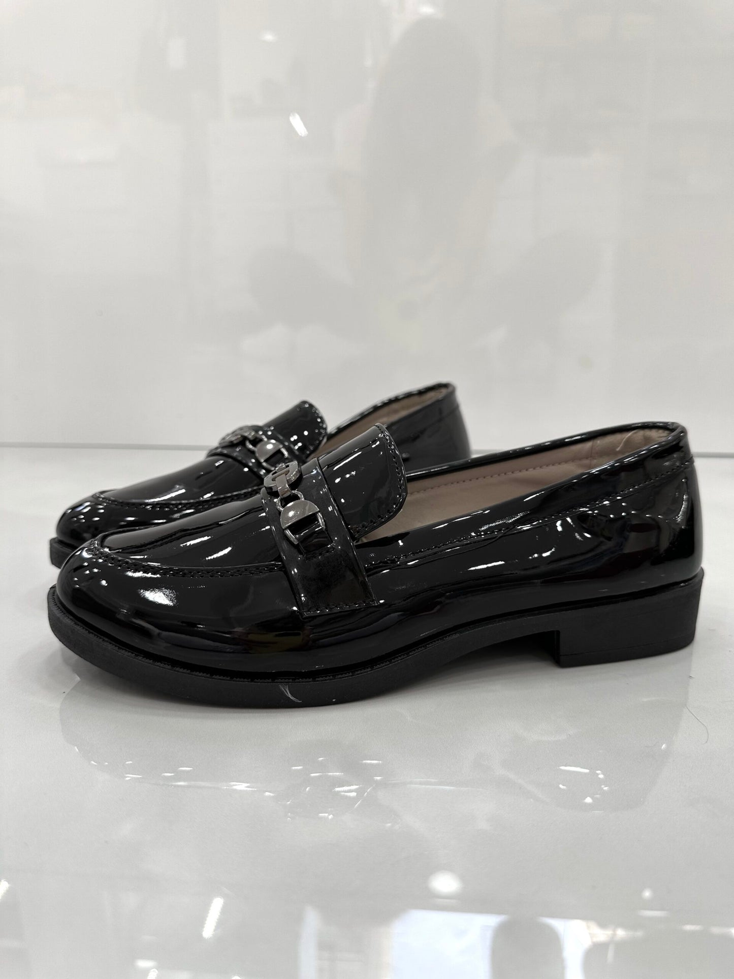 Μοκασίνι Λουστρίν με Ασημένια Τόκα Black