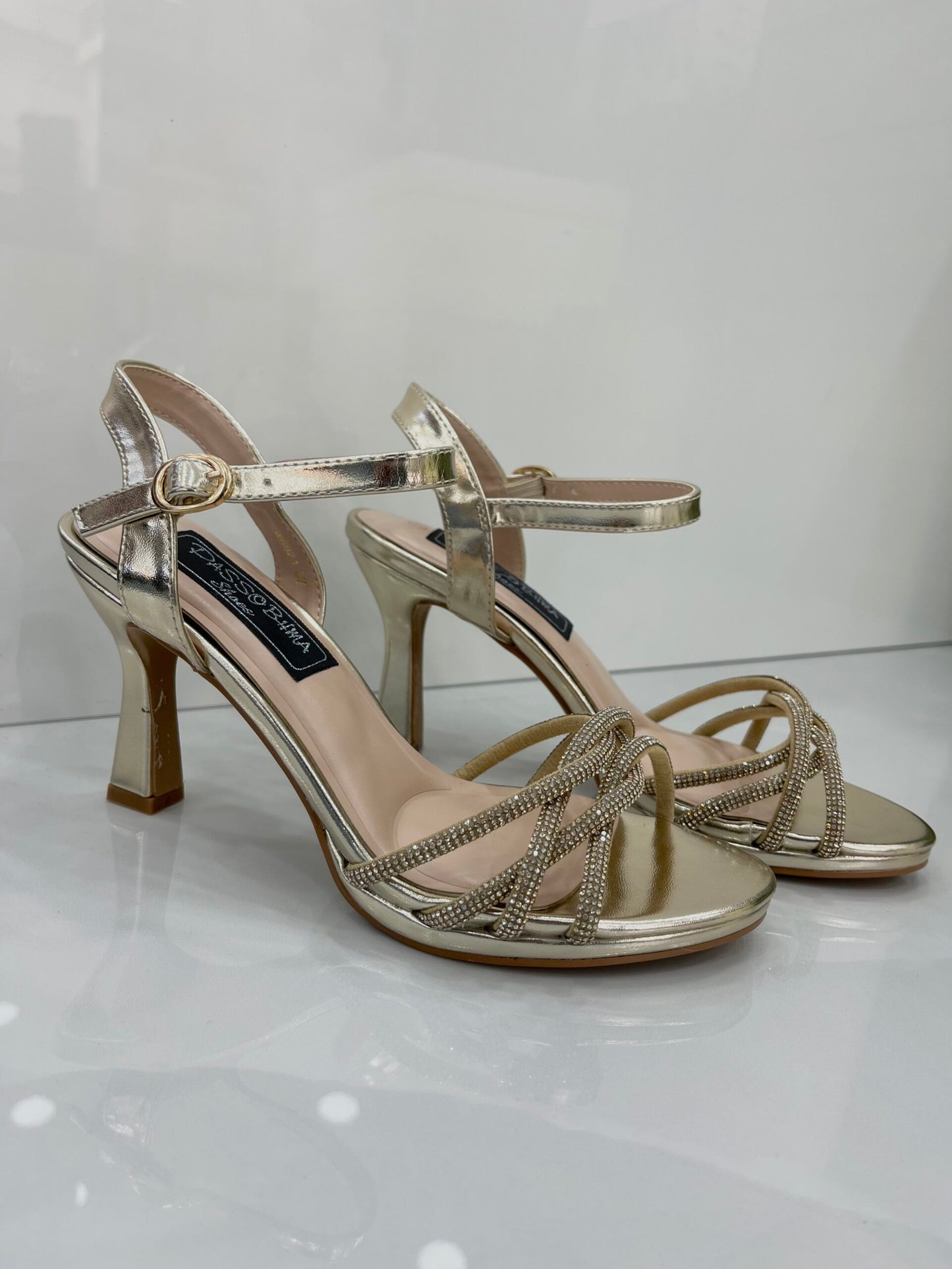 Αμπιγιέ Πέδιλο με Λεπτό Μεσαίο Τακούνι και Strass Gold