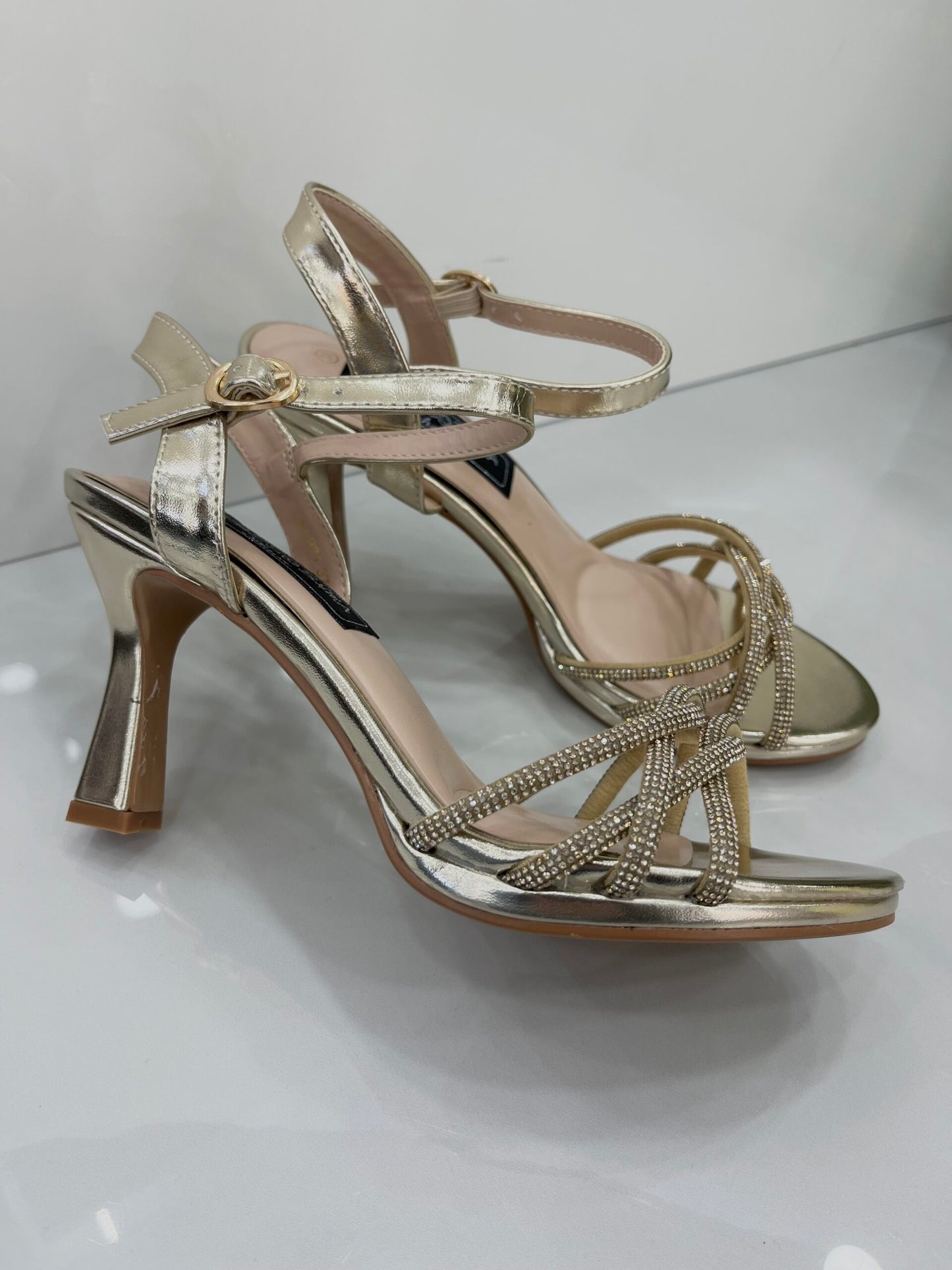 Αμπιγιέ Πέδιλο με Λεπτό Μεσαίο Τακούνι και Strass Gold