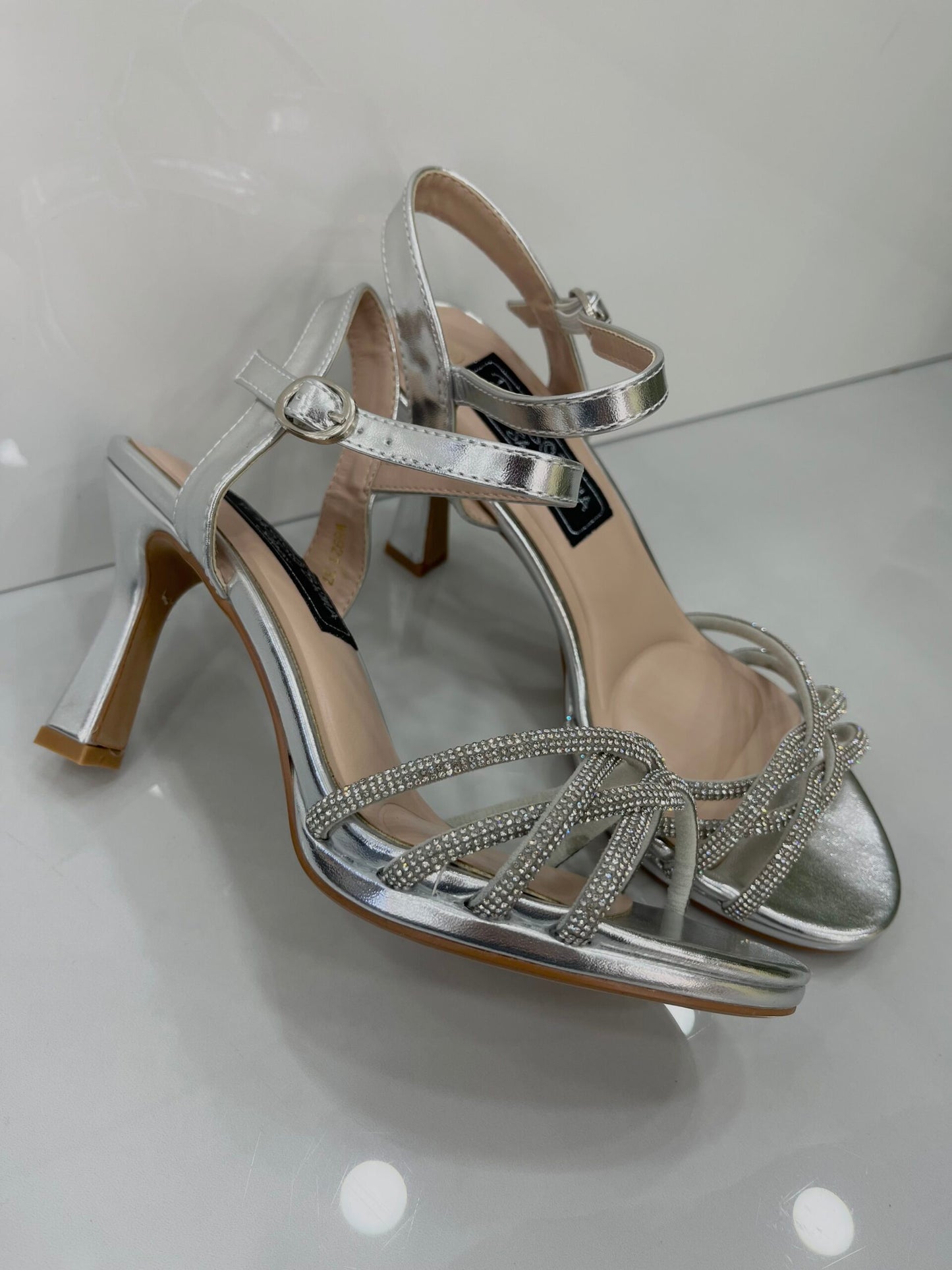 Αμπιγιέ Πέδιλο με Λεπτό Μεσαίο Τακούνι και Strass Silver
