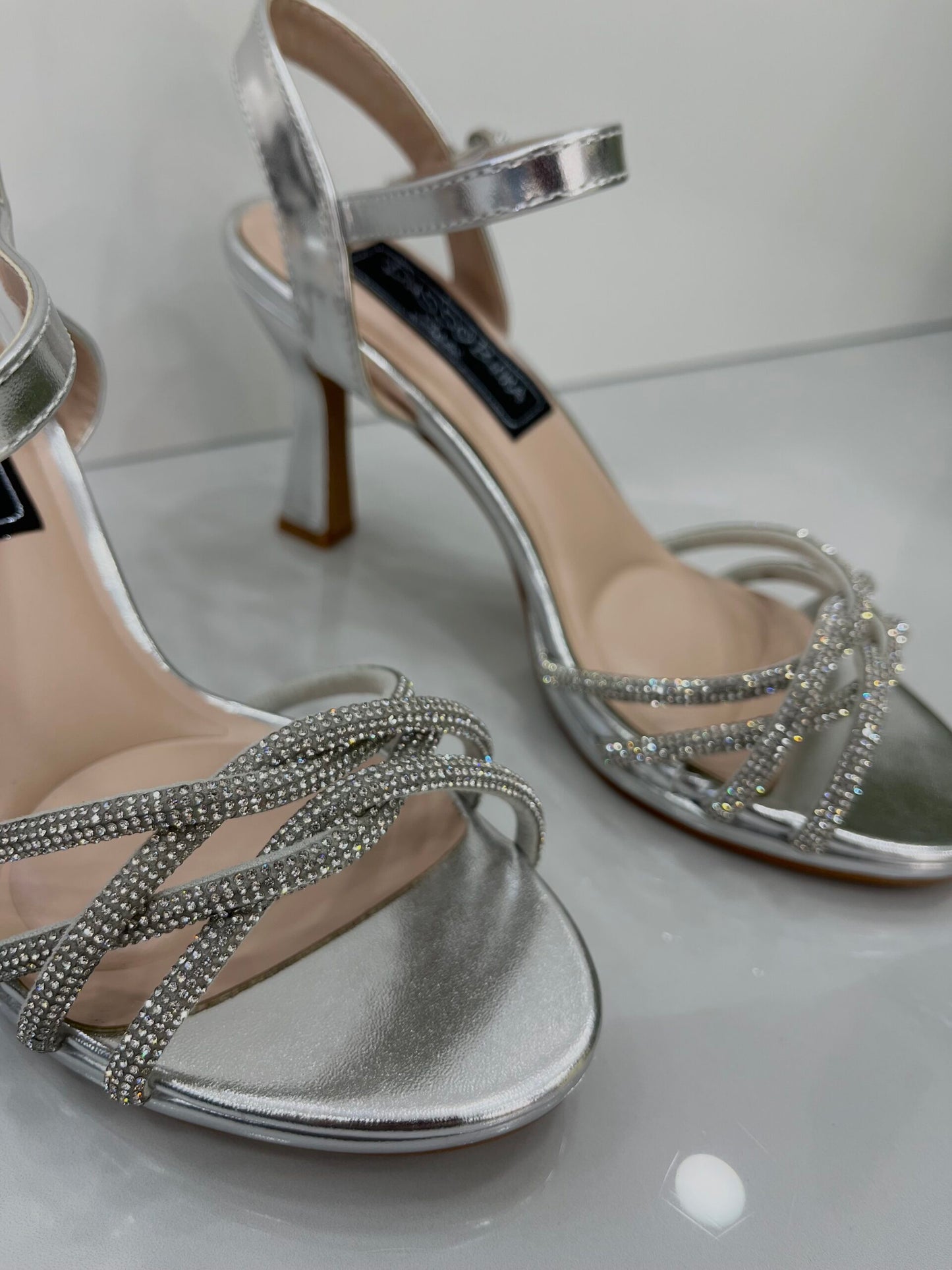 Αμπιγιέ Πέδιλο με Λεπτό Μεσαίο Τακούνι και Strass Silver