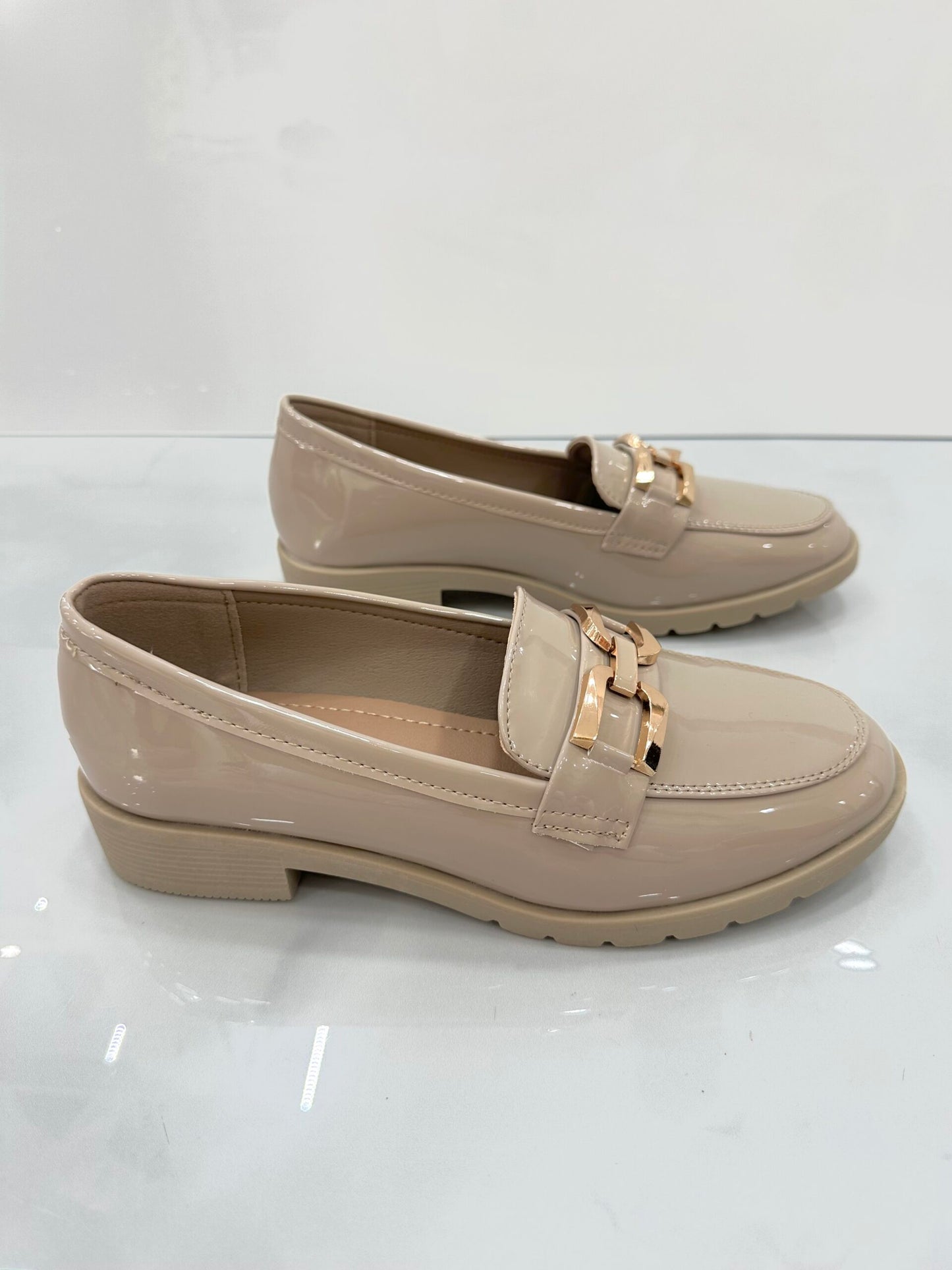 Μοκασίνι Λουστρίν με Χρυσή Φαρδιά Τόκα Beige