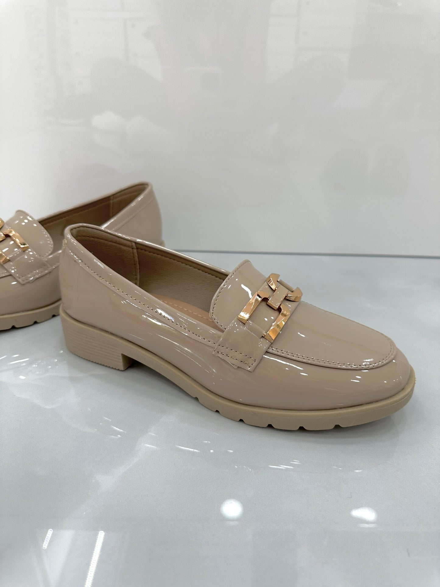 Μοκασίνι Λουστρίν με Χρυσή Φαρδιά Τόκα Beige