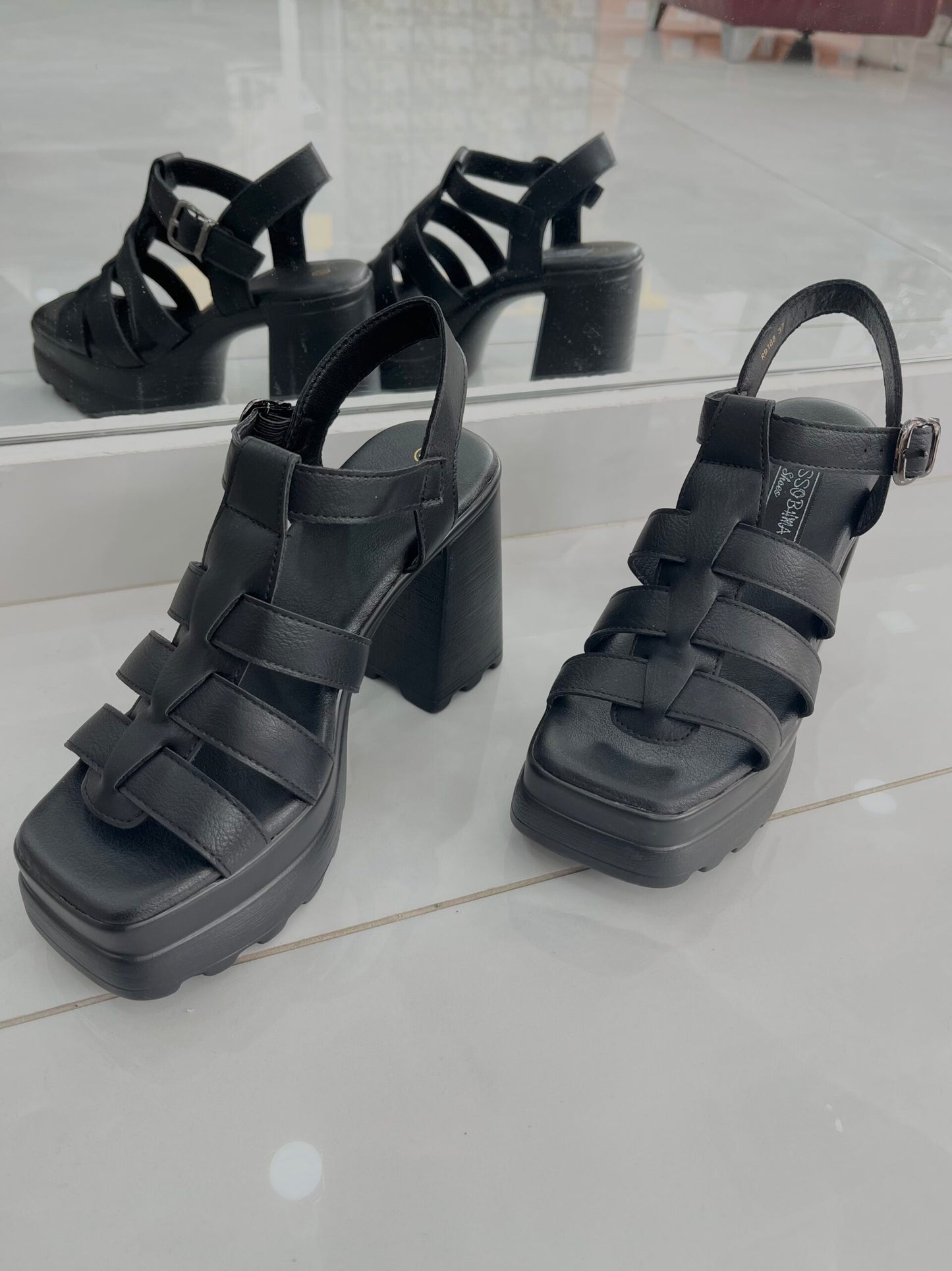 Ψηλό Πέδιλο με Τρακτερωτό Τακούνι Black