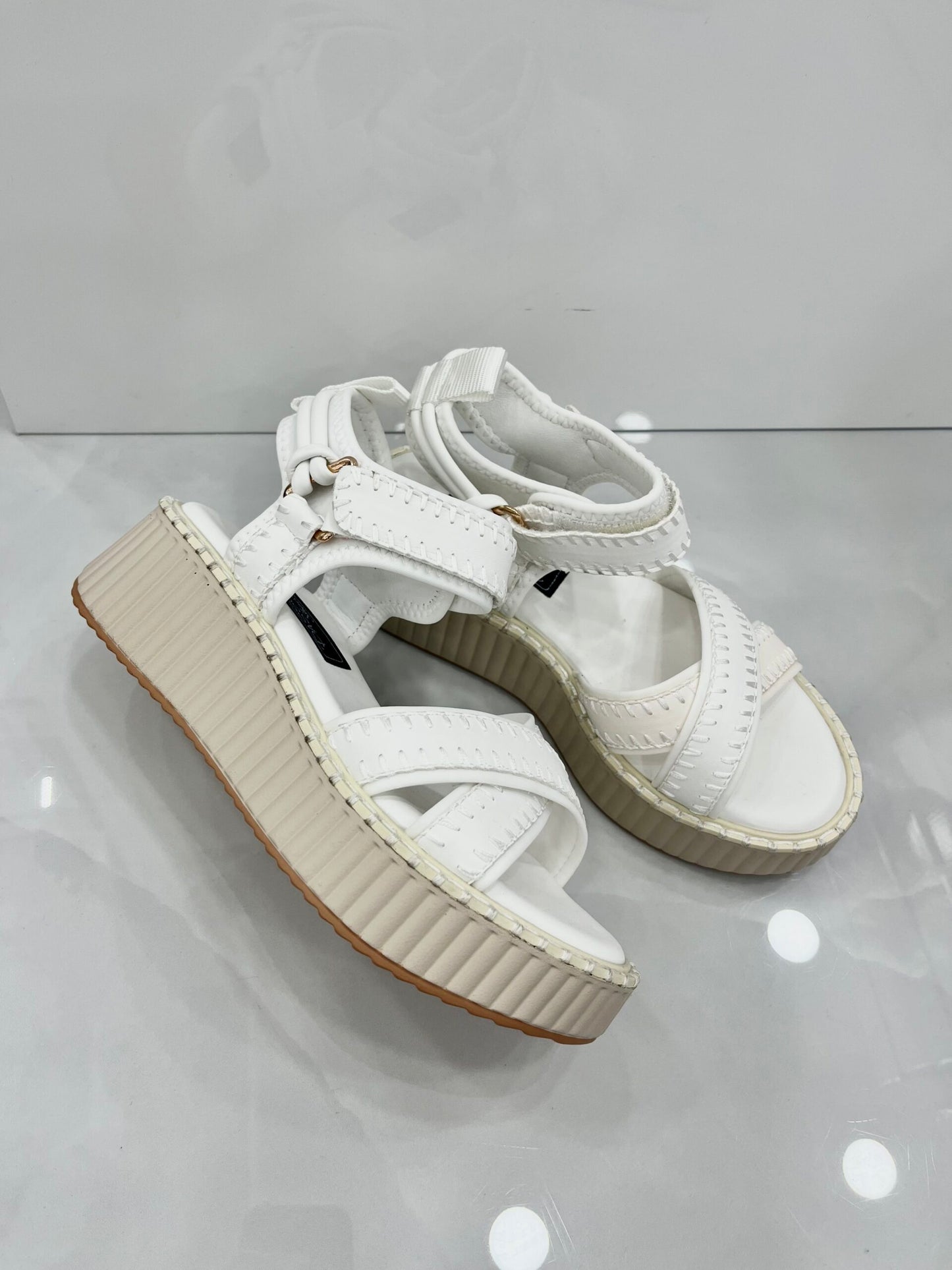 Flatform Sandals με Ριγέ Σόλα White