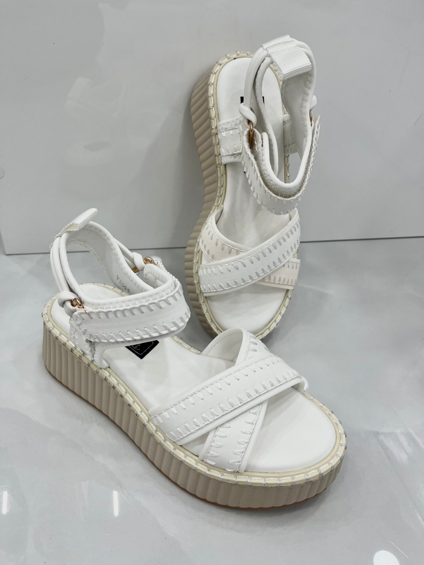 Flatform Sandals με Ριγέ Σόλα White