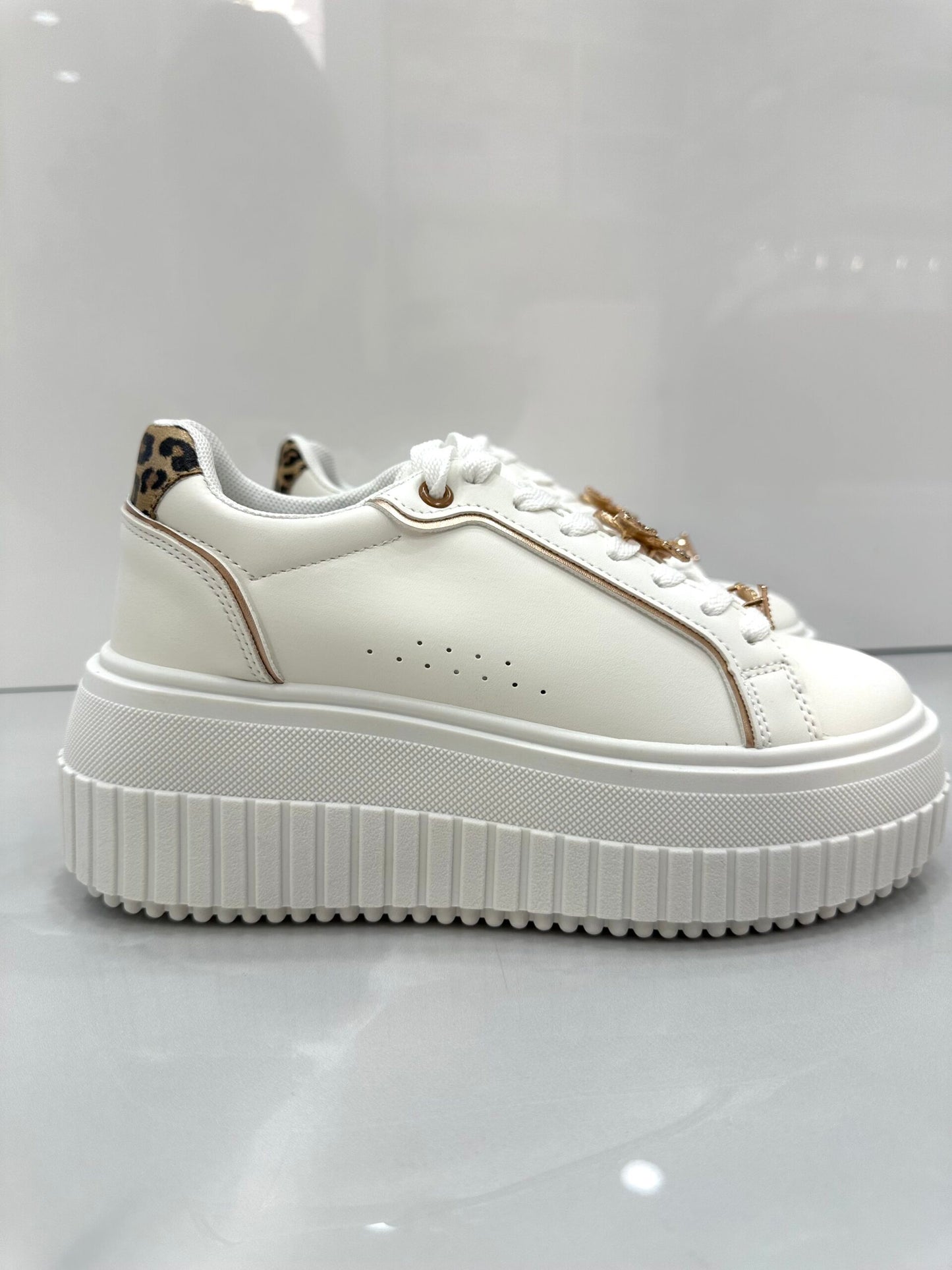 Sneaker Δίσολο Με Χρυσές Λεπτομέρειες White