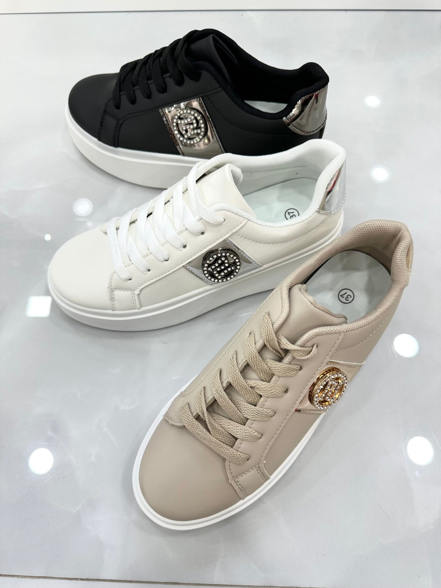 Sneaker Δίσολο με Χρυσές Λεπτομέρειες Beige