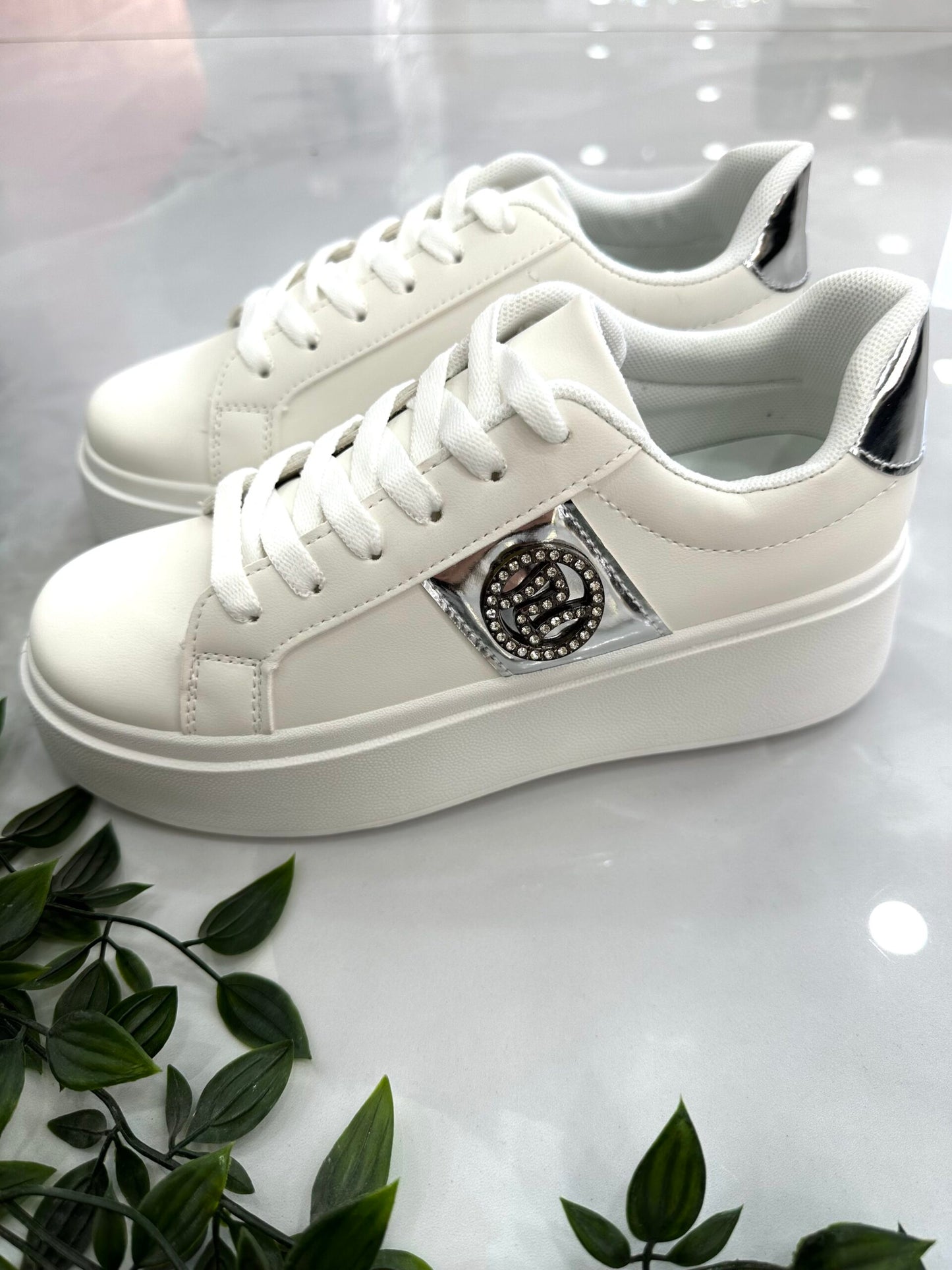 Sneaker Δίσολο με Ασημί Λεπτομέρειες White