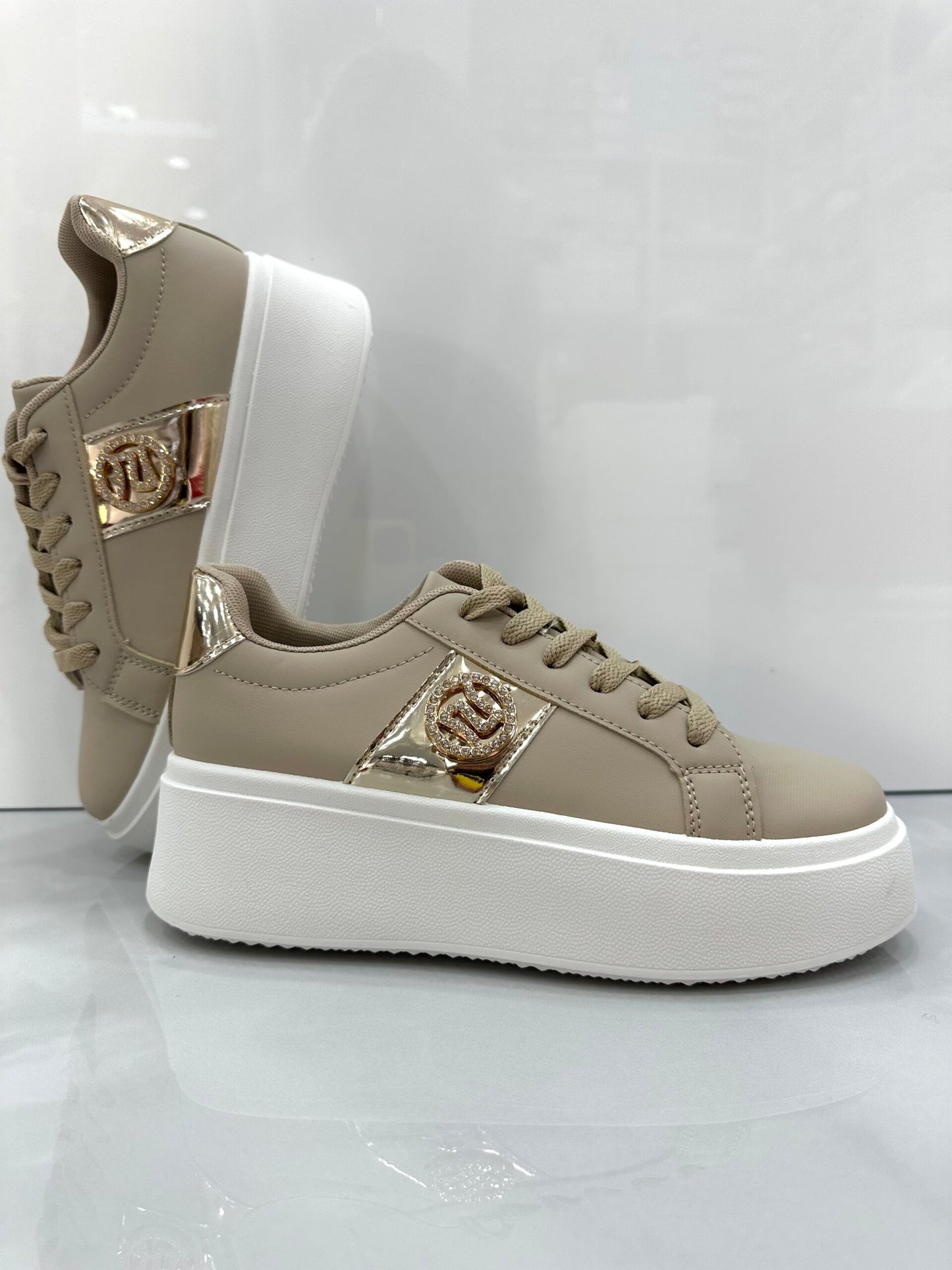 Sneaker Δίσολο με Χρυσές Λεπτομέρειες Beige
