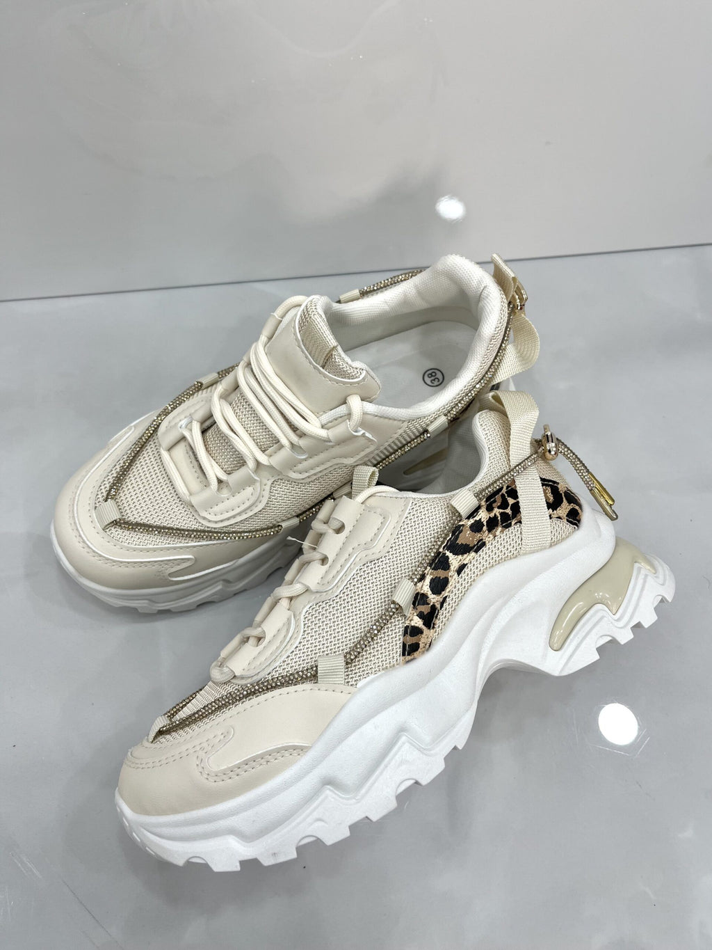 Sneakers με Τρακτερωτό Πάτο και Strass Beige