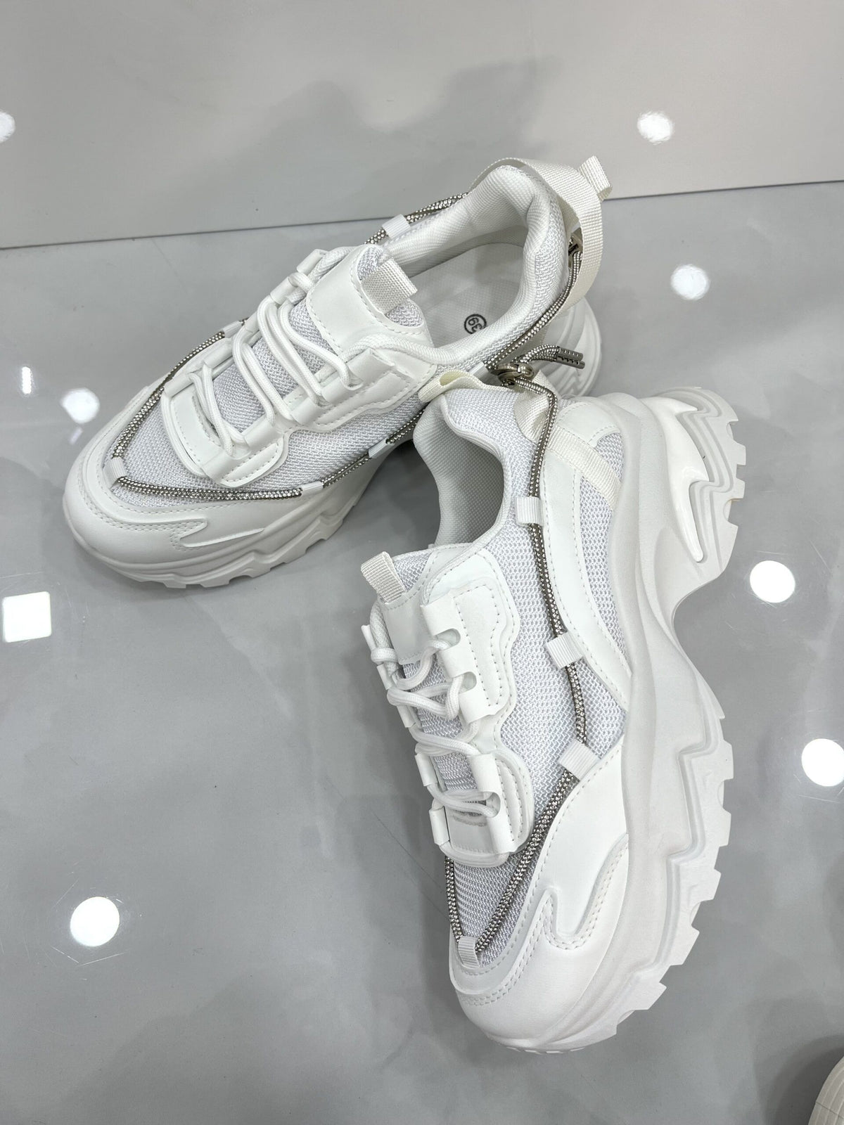 Sneakers με Τρακτερωτό Πάτο και Strass White