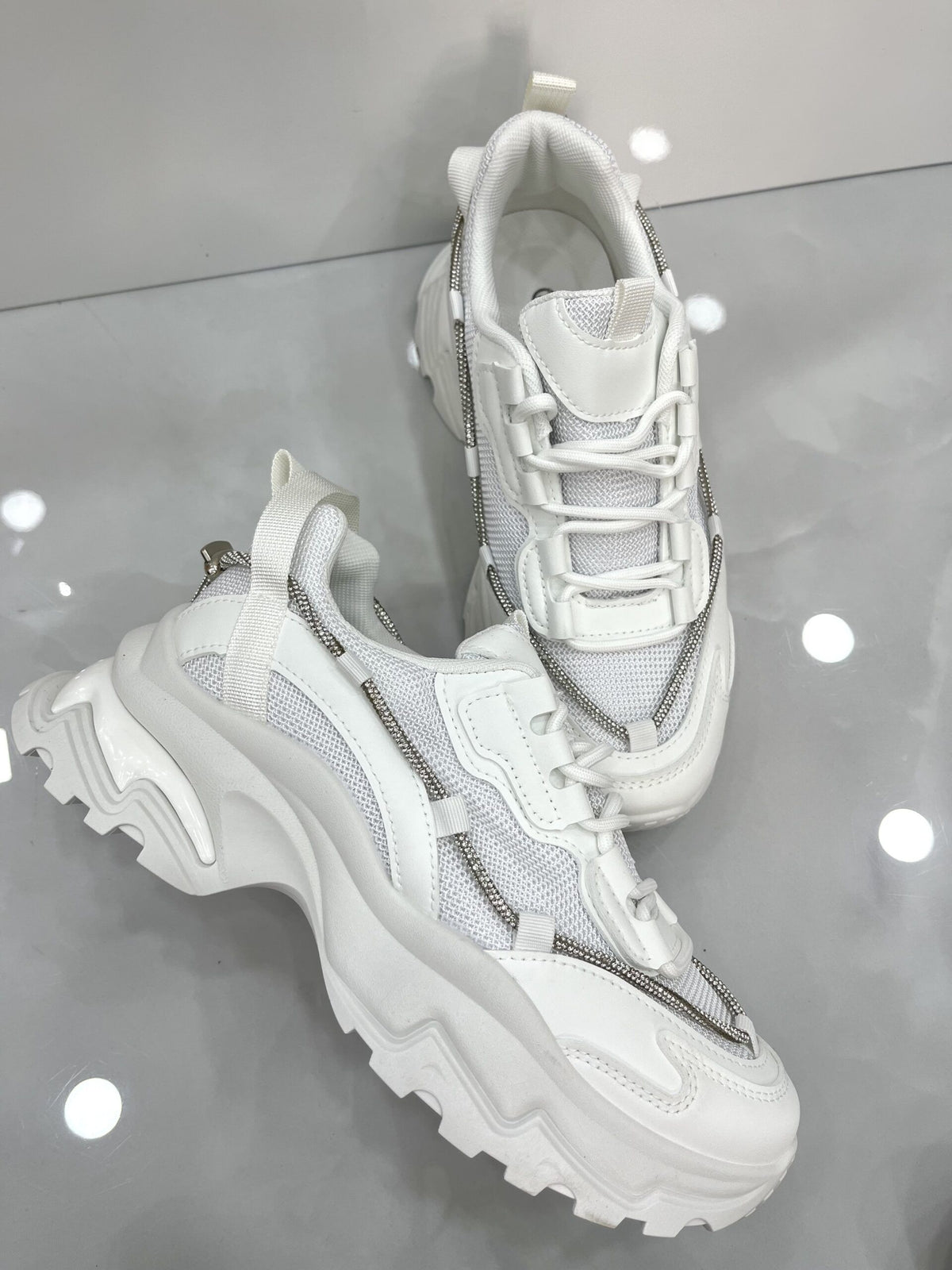 Sneakers με Τρακτερωτό Πάτο και Strass White
